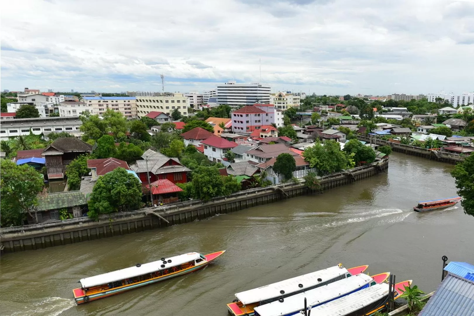 River view in NORN Rimklong Bangkok Hotel