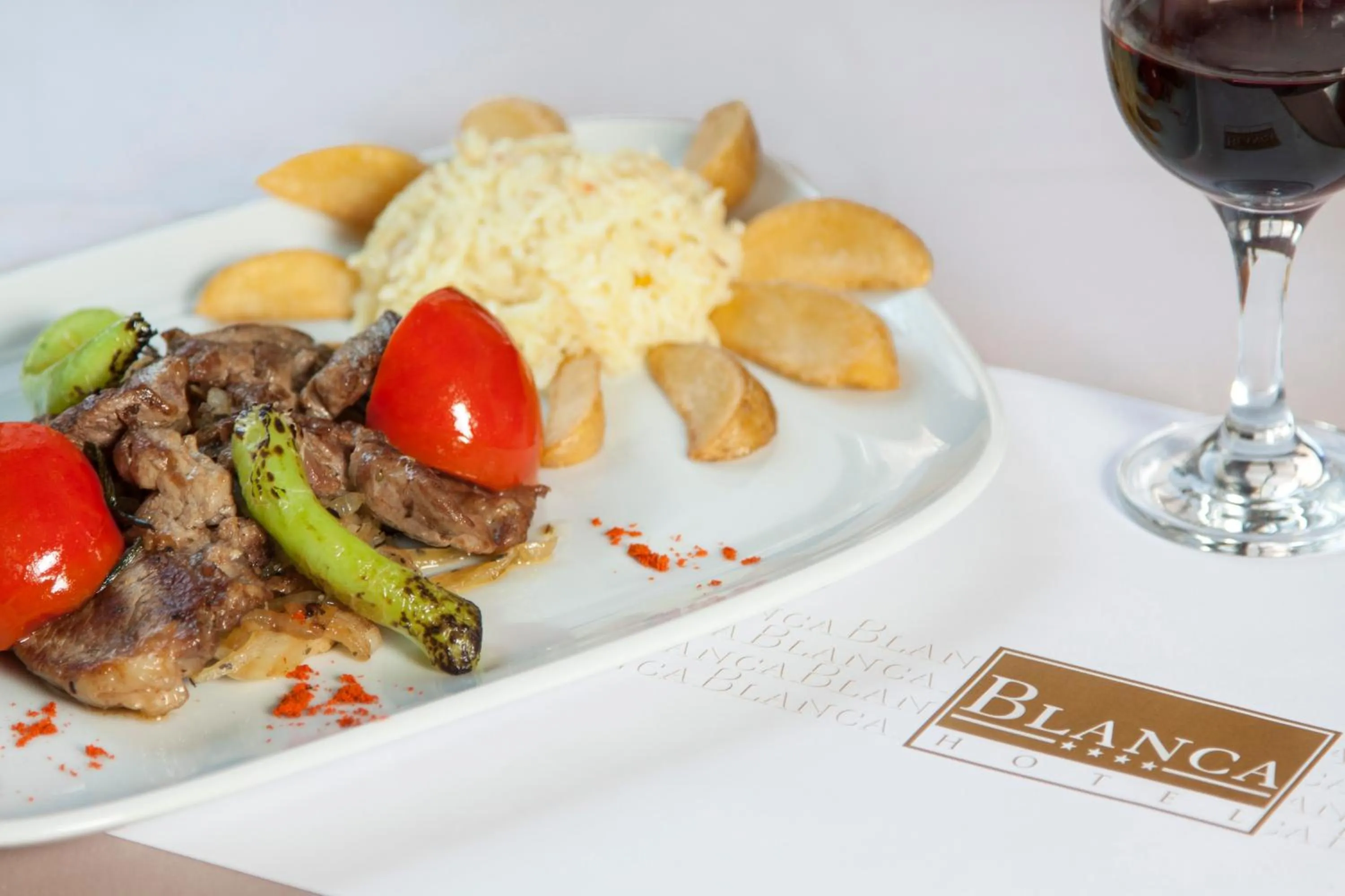 Restaurant/places to eat in Blanca Hotel