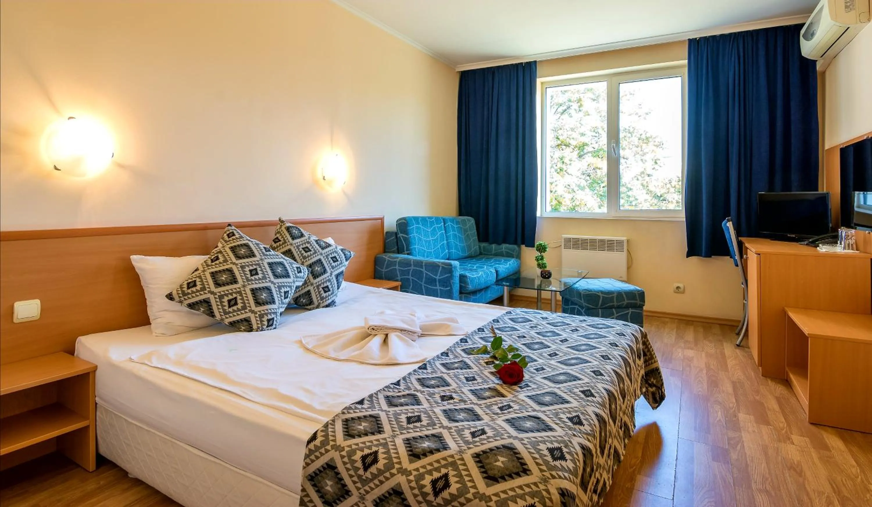 Bed in Family Hotel Dalis