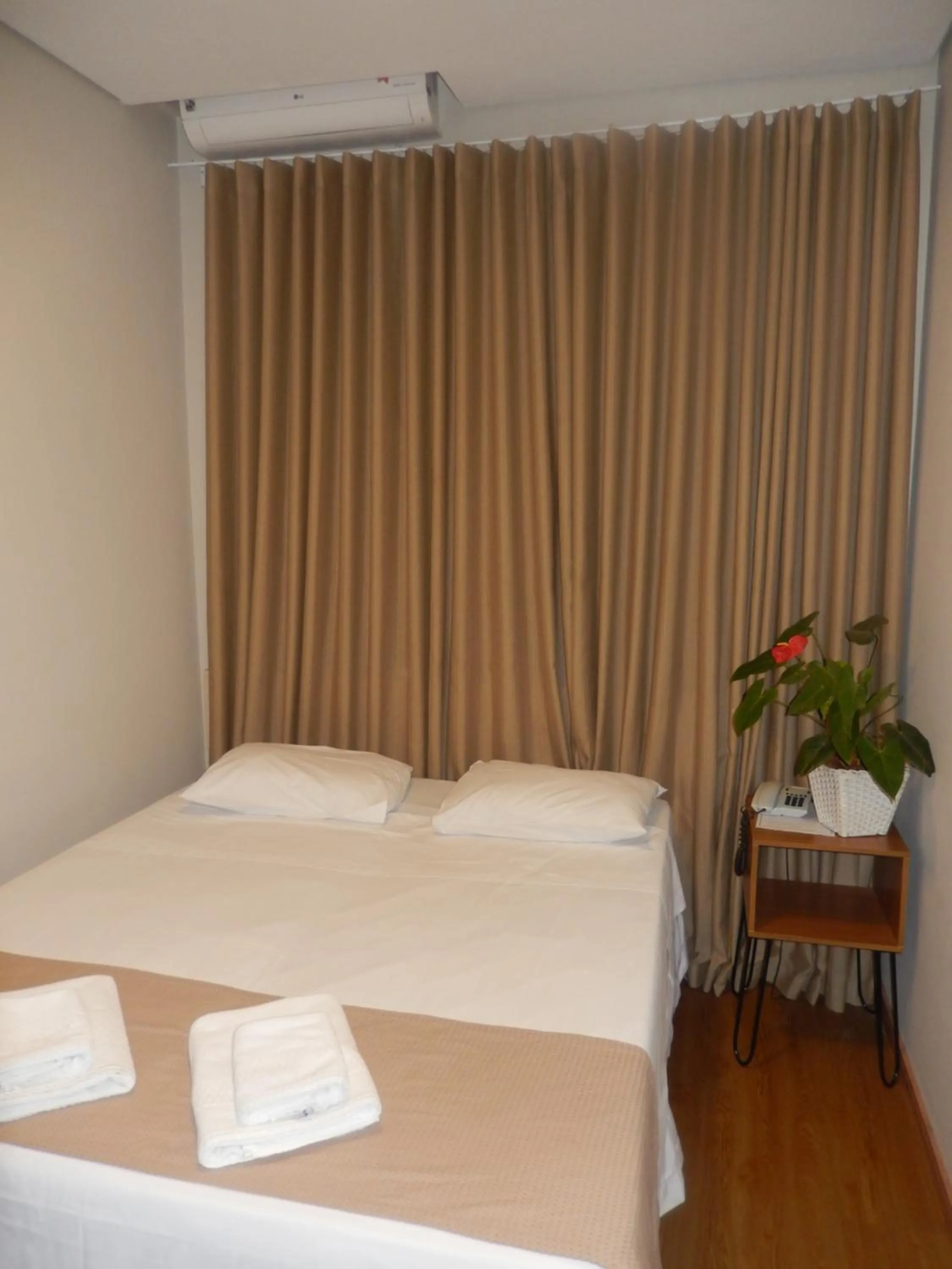 Bed in Hotel Metropole