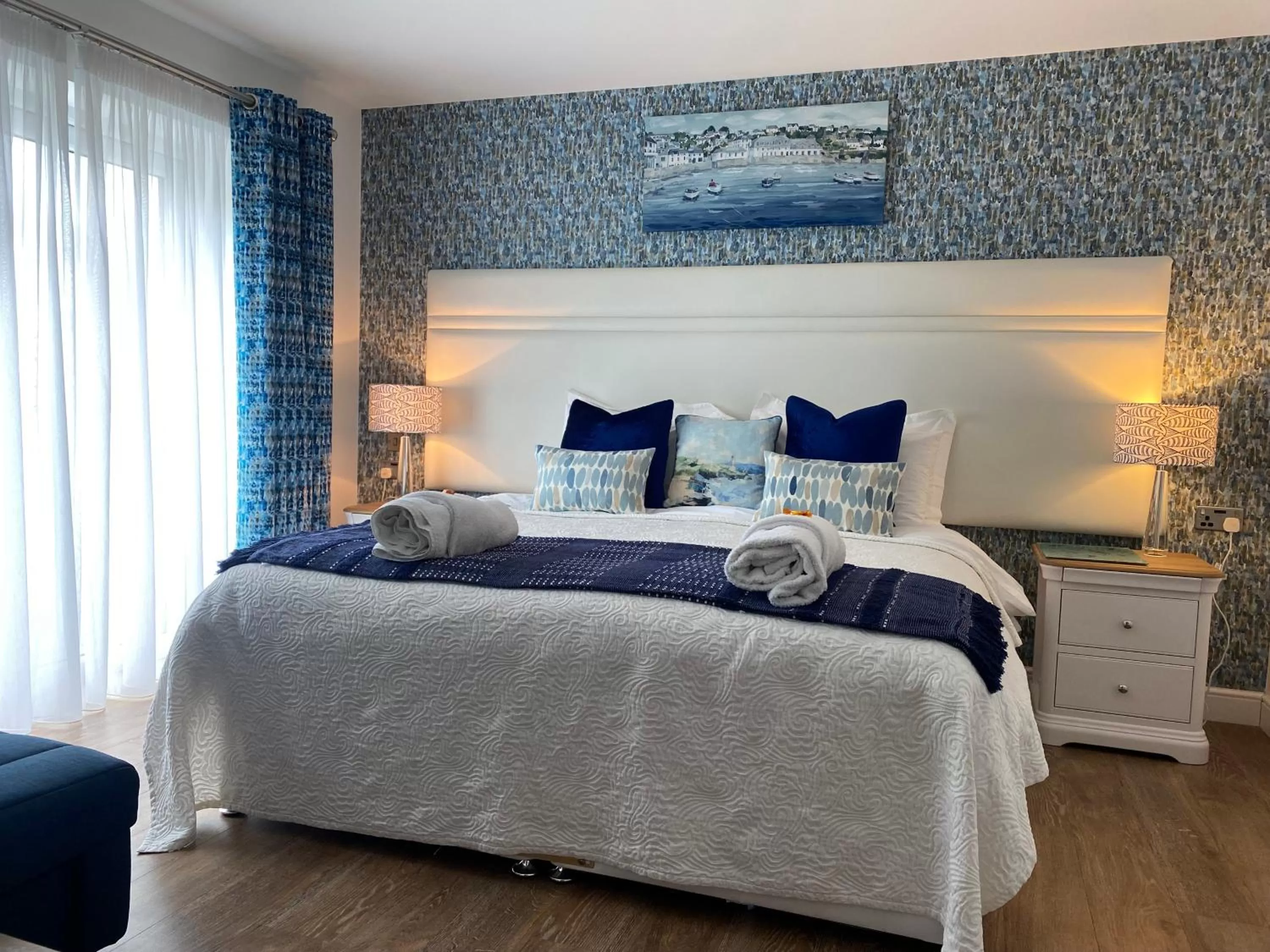 Bed in Toppesfield House B&B