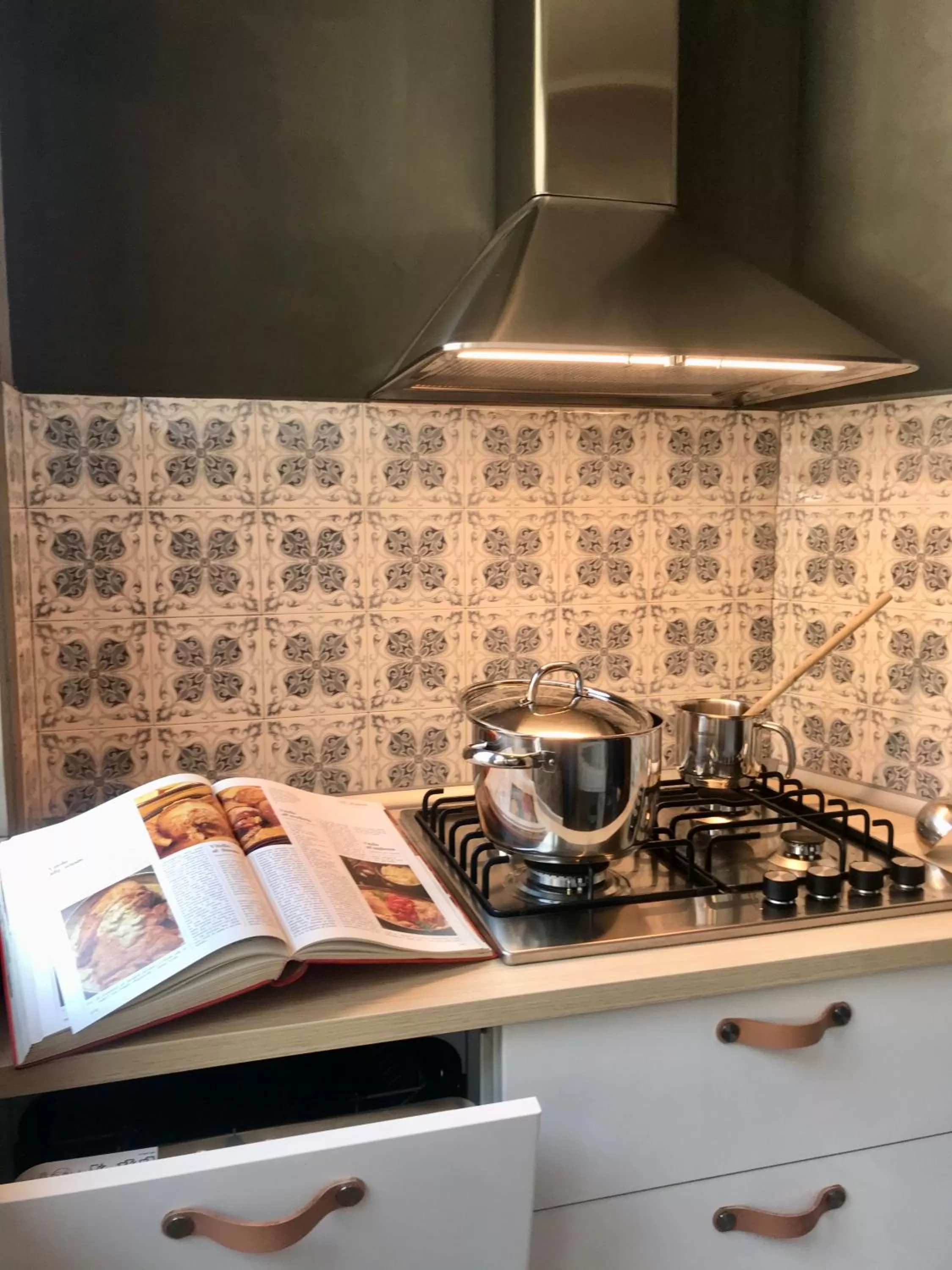 Kitchen or kitchenette in B&B Villa Rosalinda