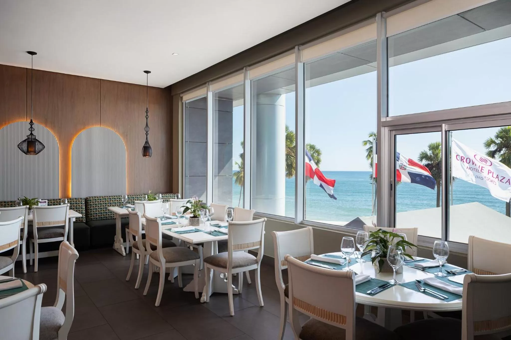 Restaurant/places to eat in Crowne Plaza Santo Domingo by IHG