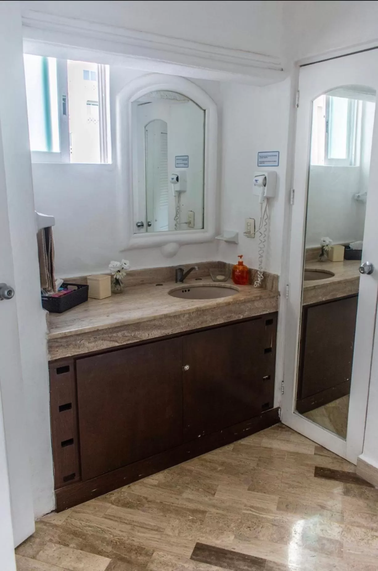 Bathroom in Cancun Beach&Sunrise