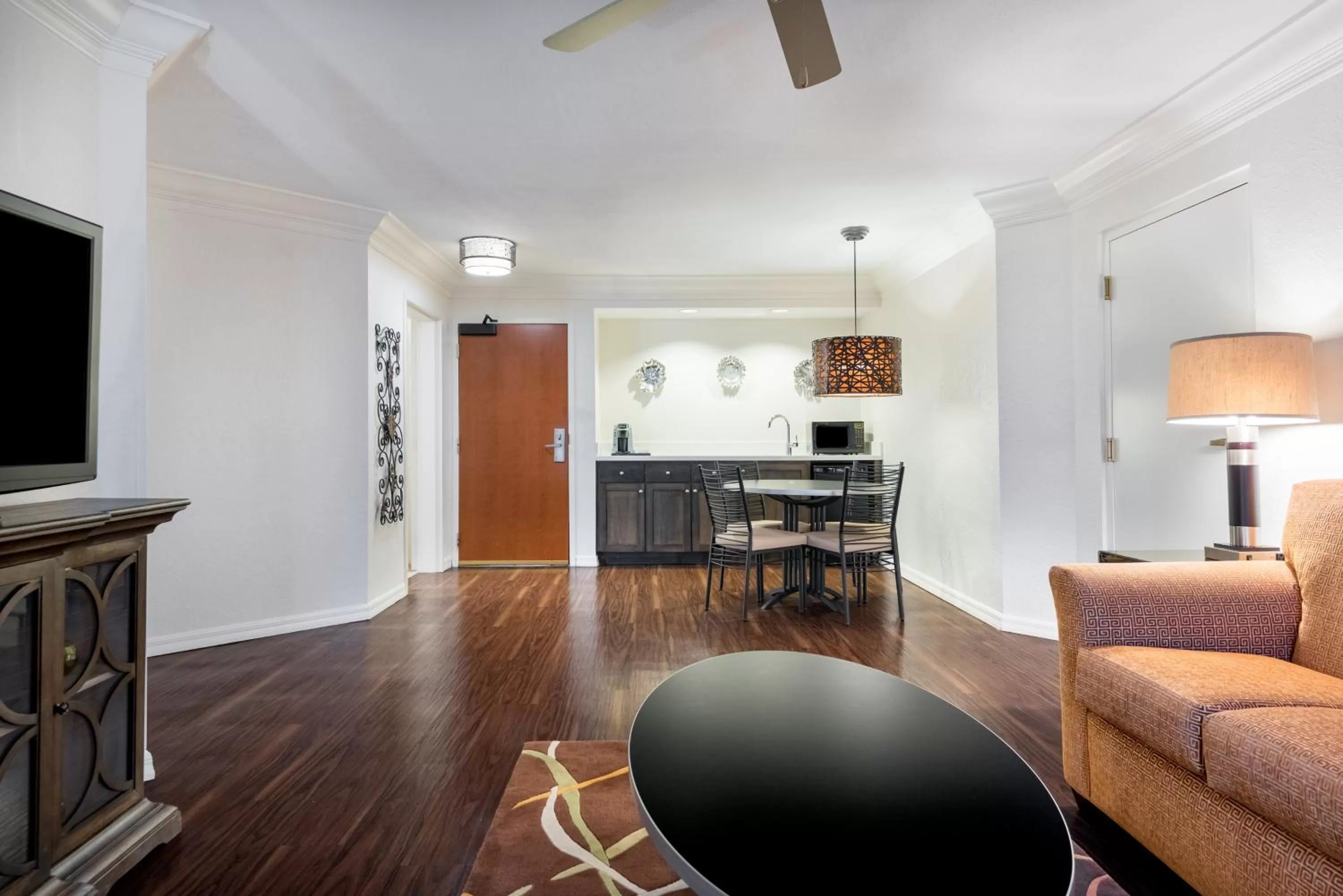 Photo of the whole room in Holiday Inn Fort Lauderdale Airport by IHG