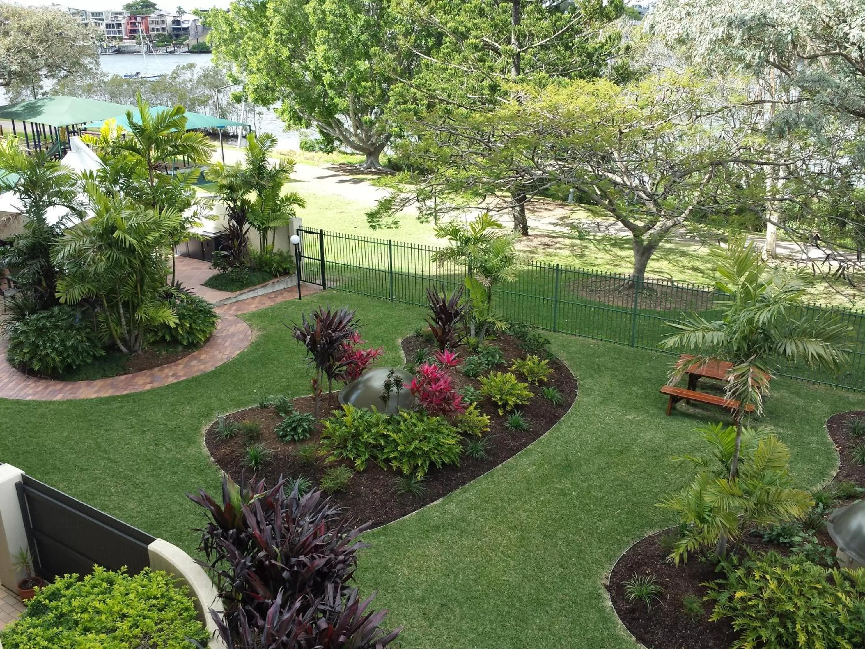 Tennis court in Kirribilli Apartments