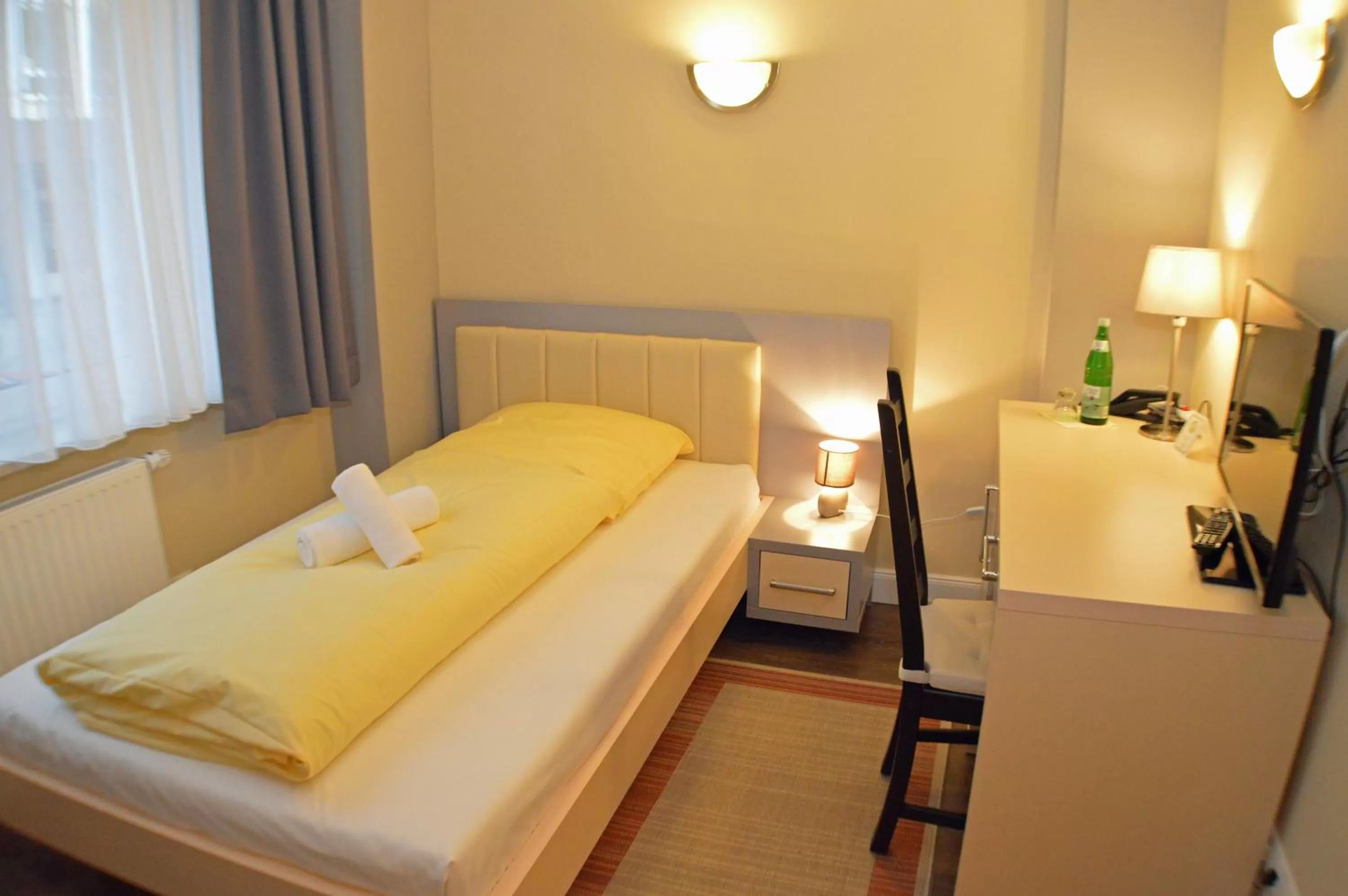 Photo of the whole room, Bed in Hotel Jeta