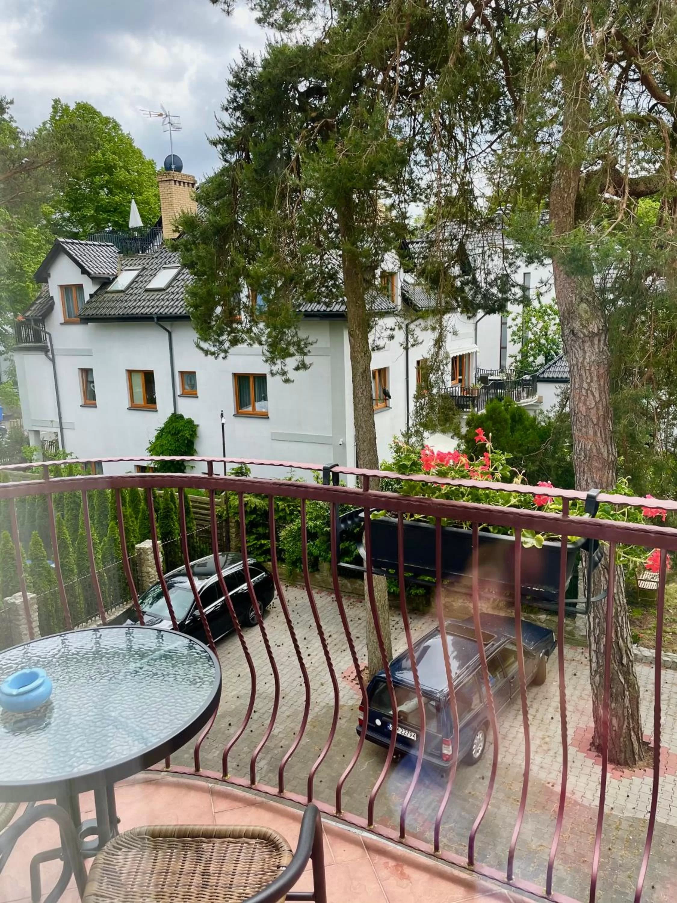 Willa 4 Pory Roku & Uznam