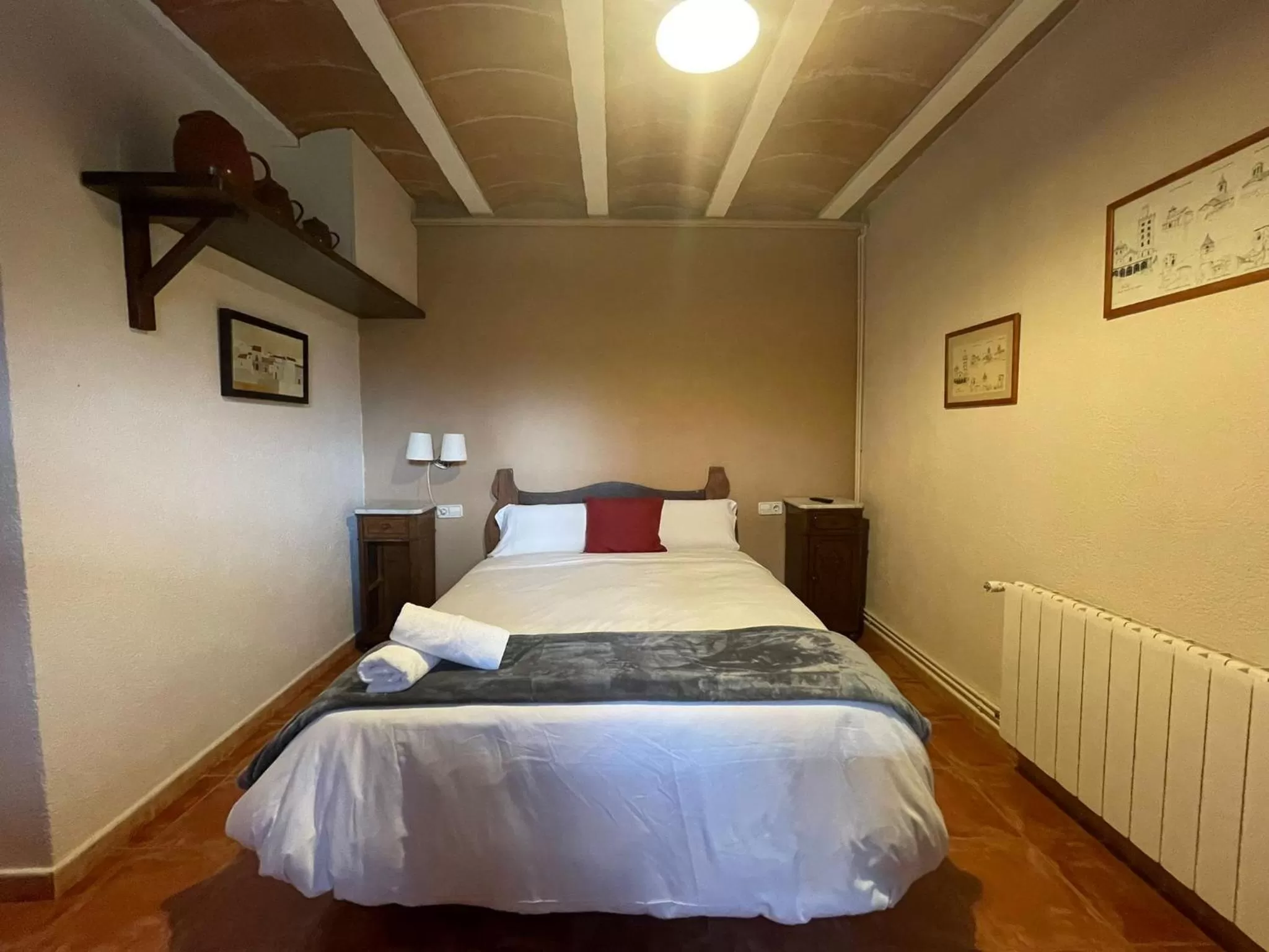 Photo of the whole room in Hotel Cruells