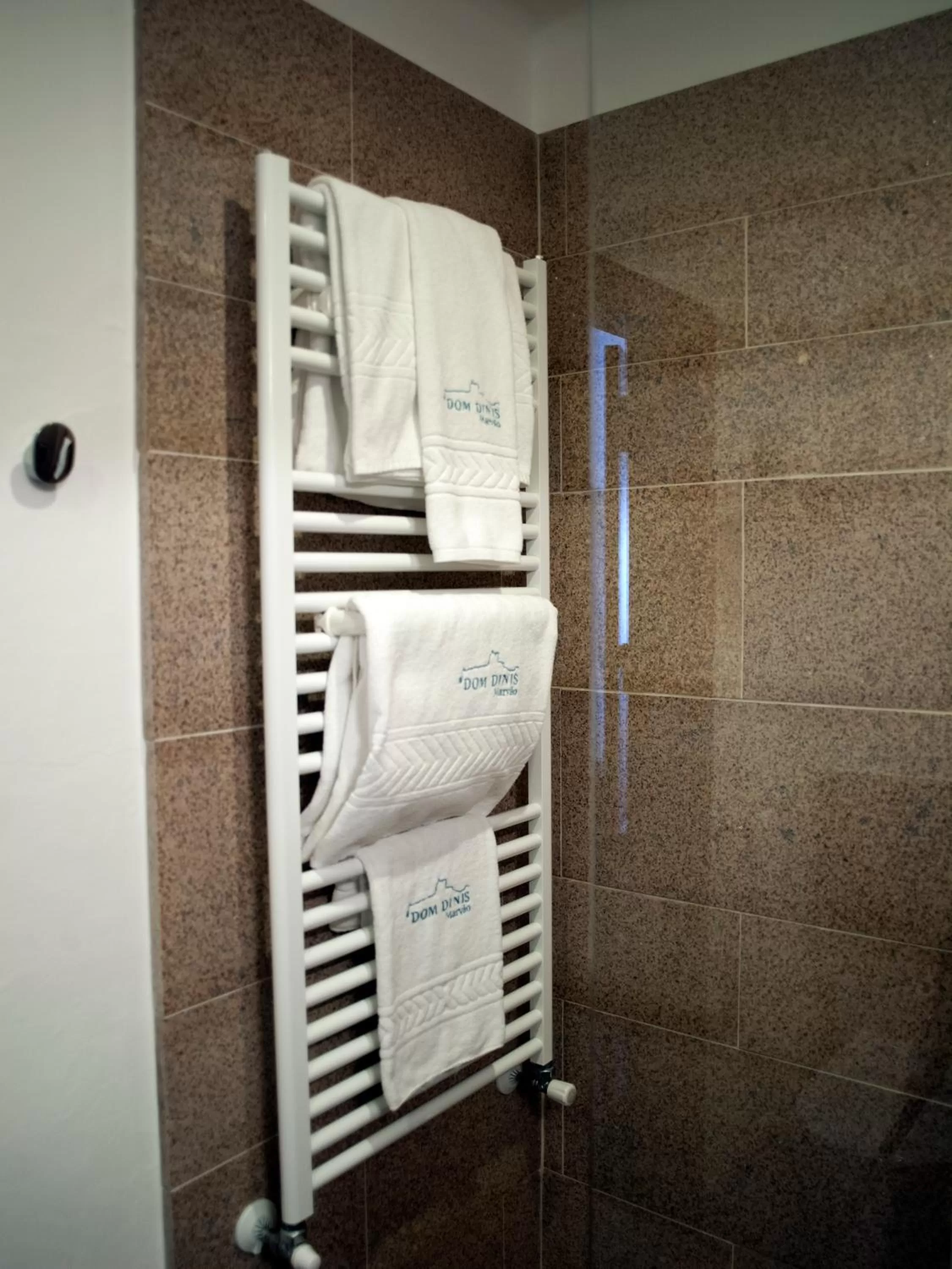 Shower in Dom Dinis Marvão