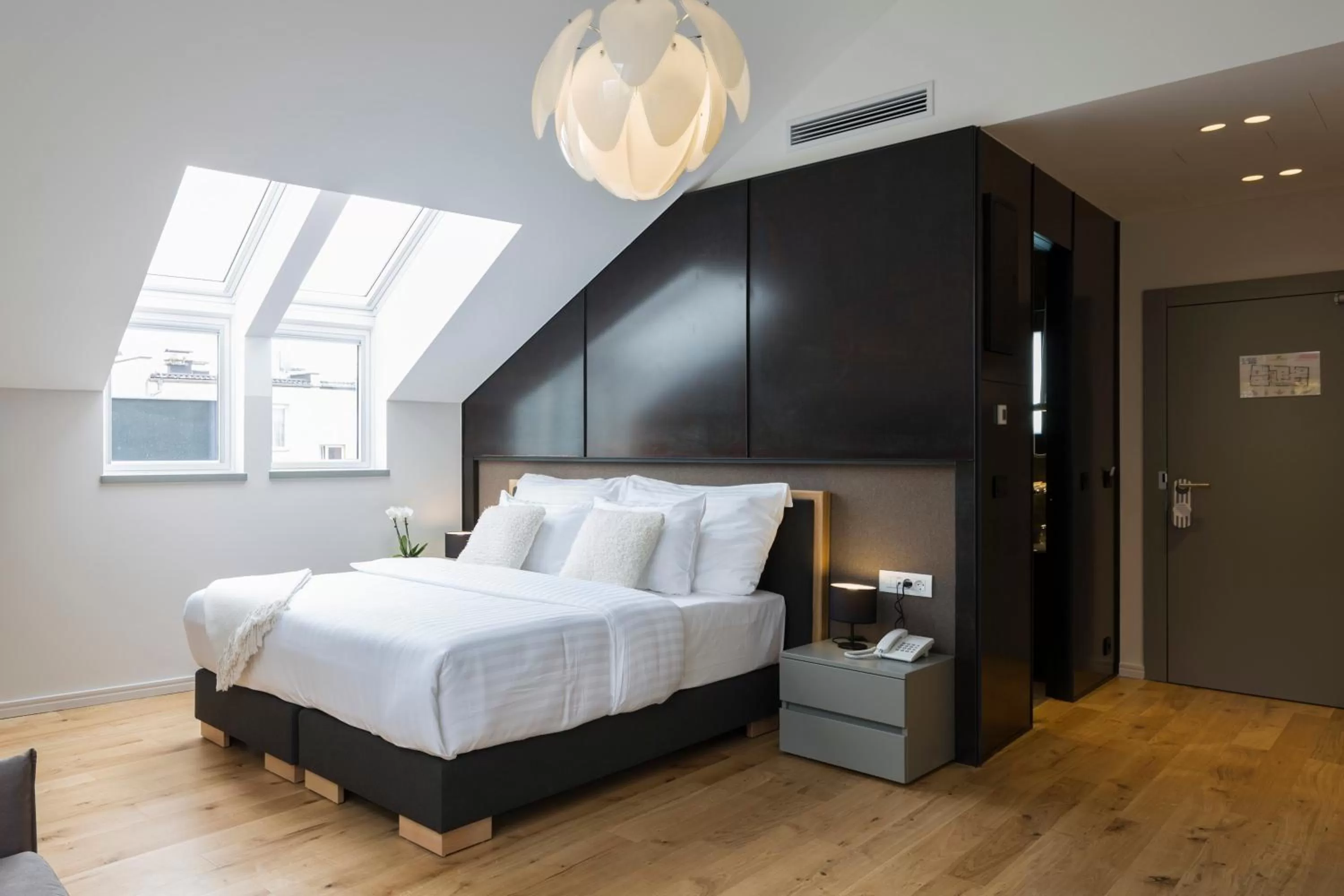 Photo of the whole room, Bed in Livris Hotel