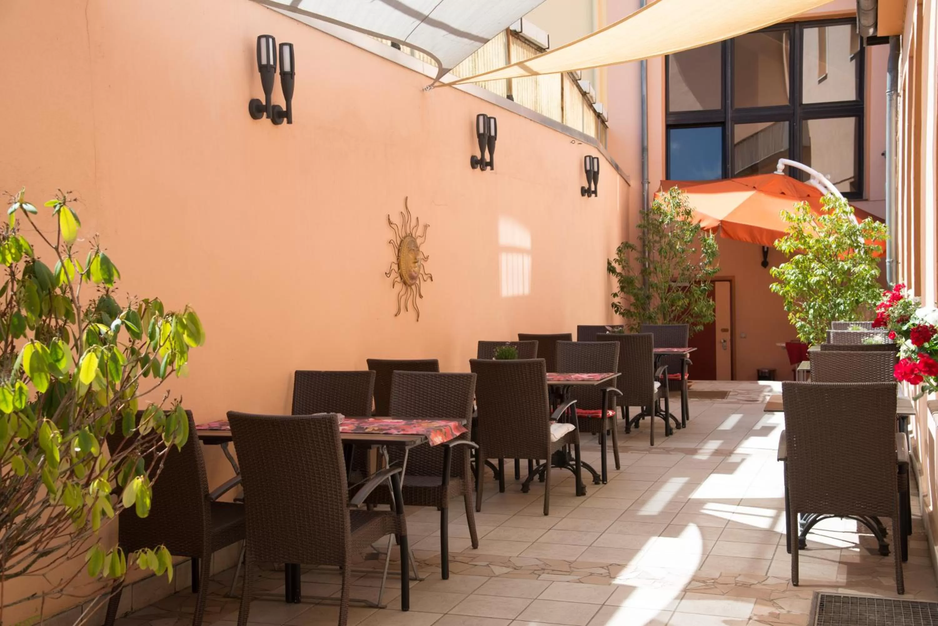 Patio in TRIP INN PostHotel Düren