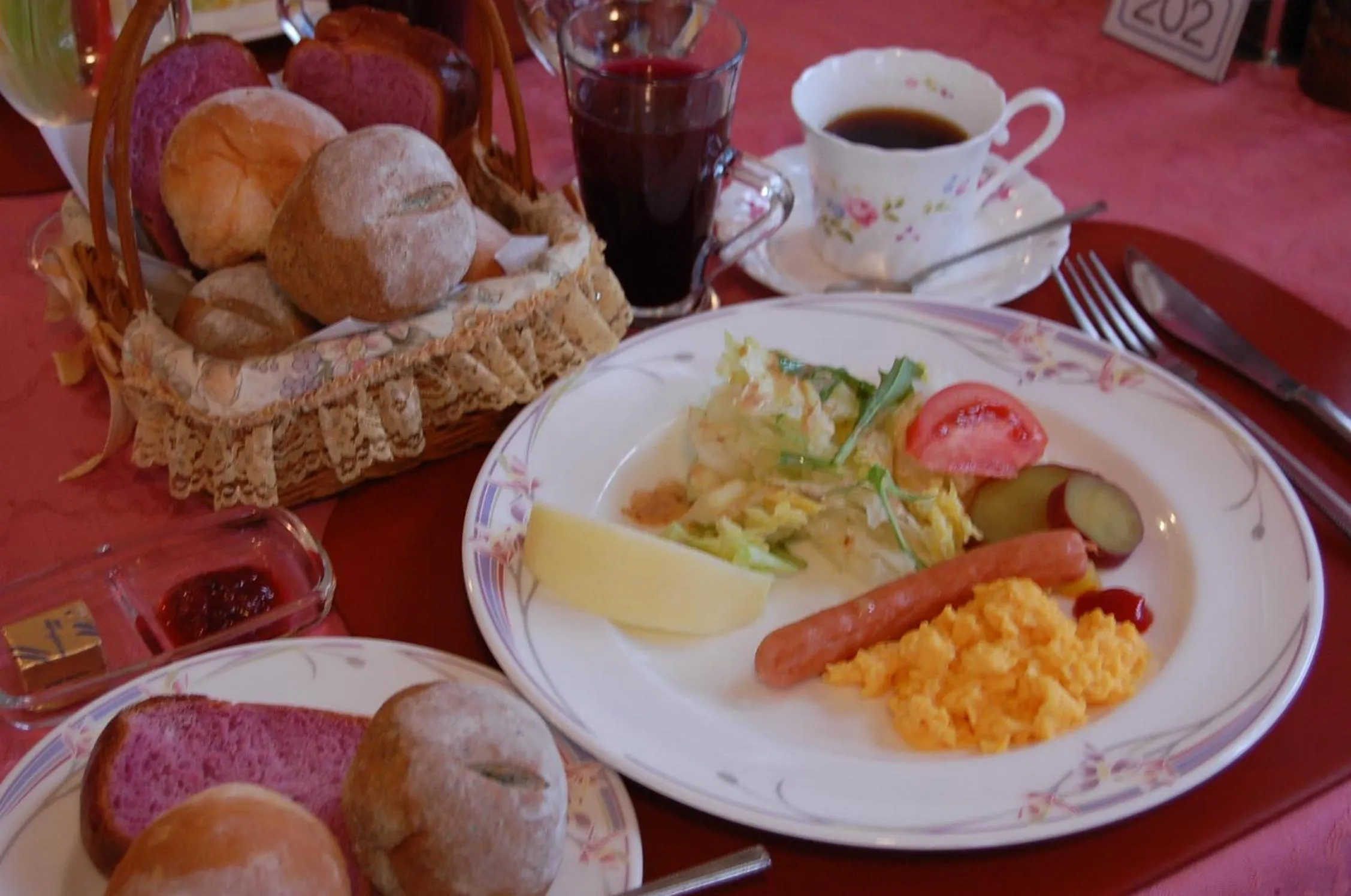 Food in Petit Hotel and Restaurant Air Mail