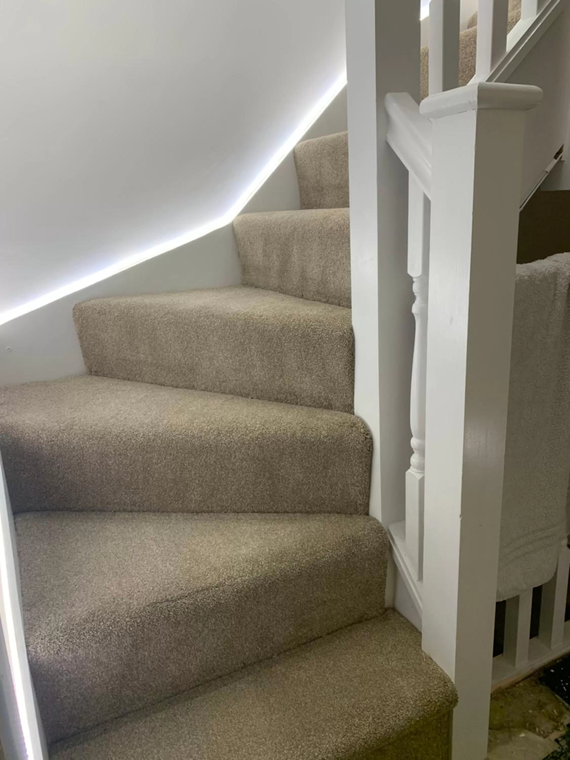 Bedroom, Seating Area in Double Bedroom w Ensuite Bathroom Near Grand Union Canal for Family and Friends