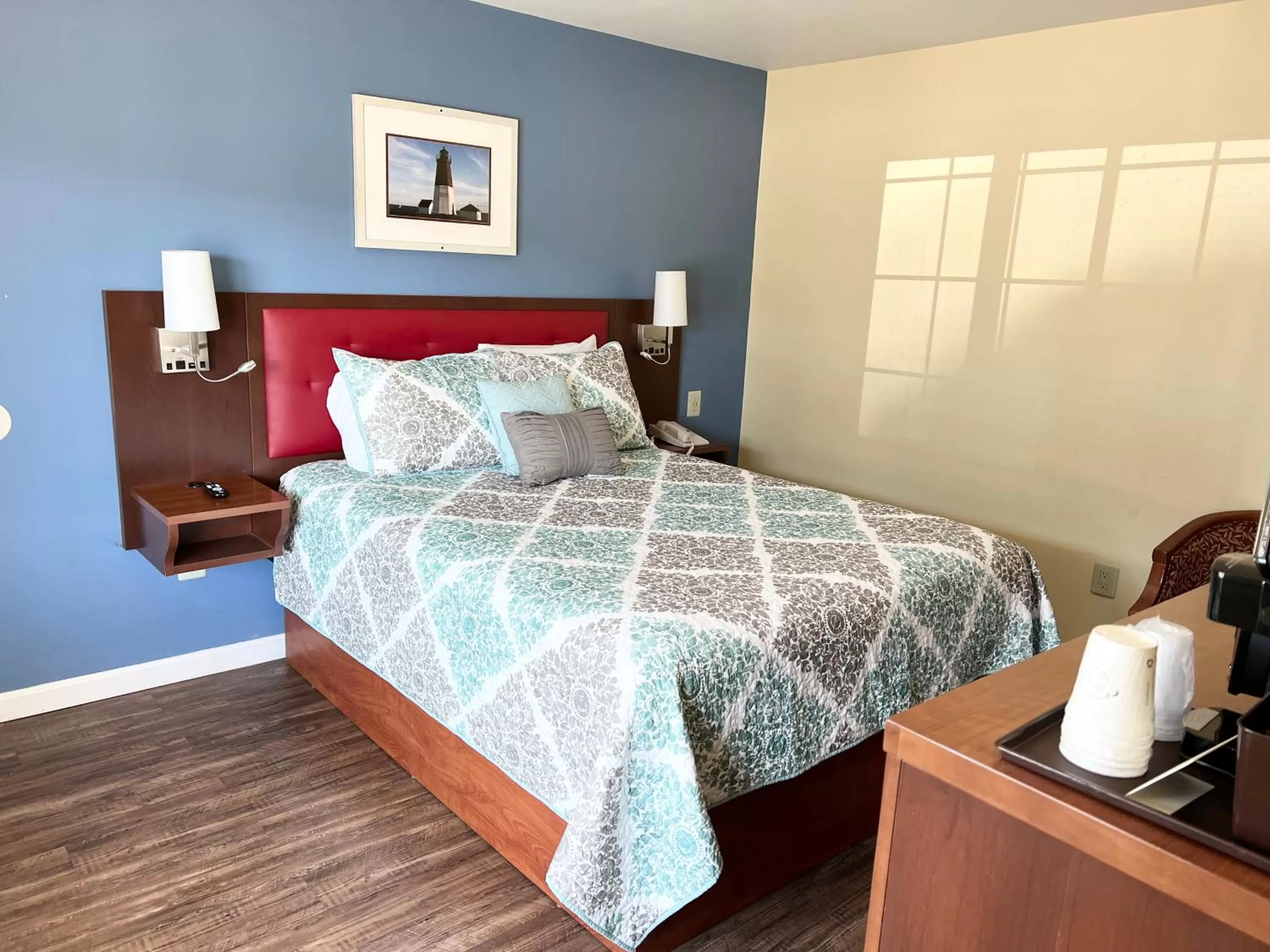 Bed in Scarborough Beach Motel