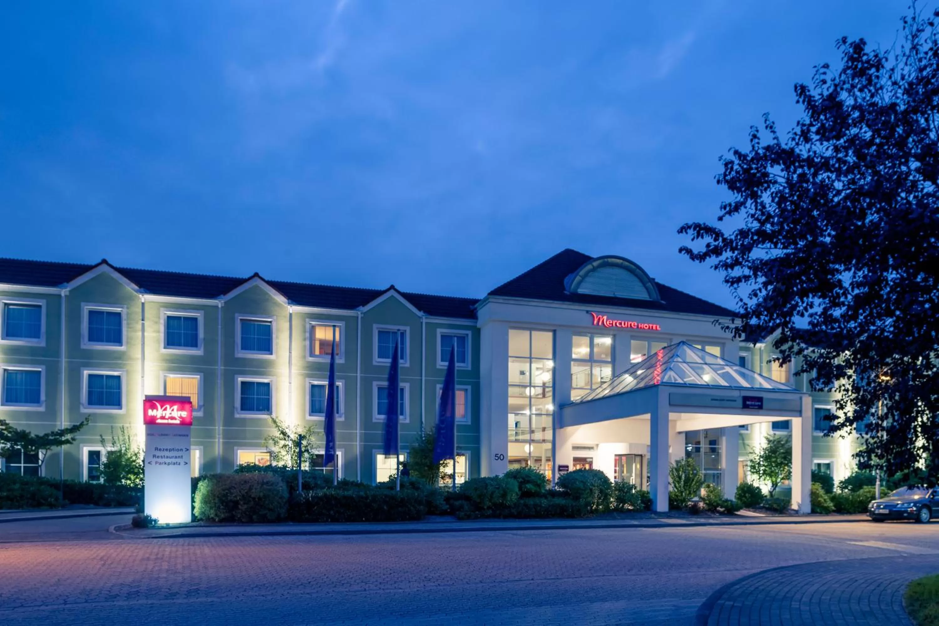 Facade/entrance in Mercure Hotel Düsseldorf Ratingen