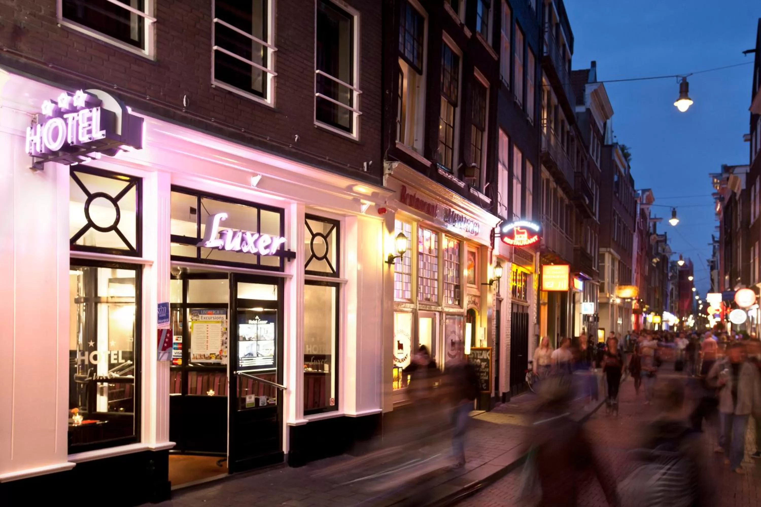 Facade/entrance in Hotel Luxer