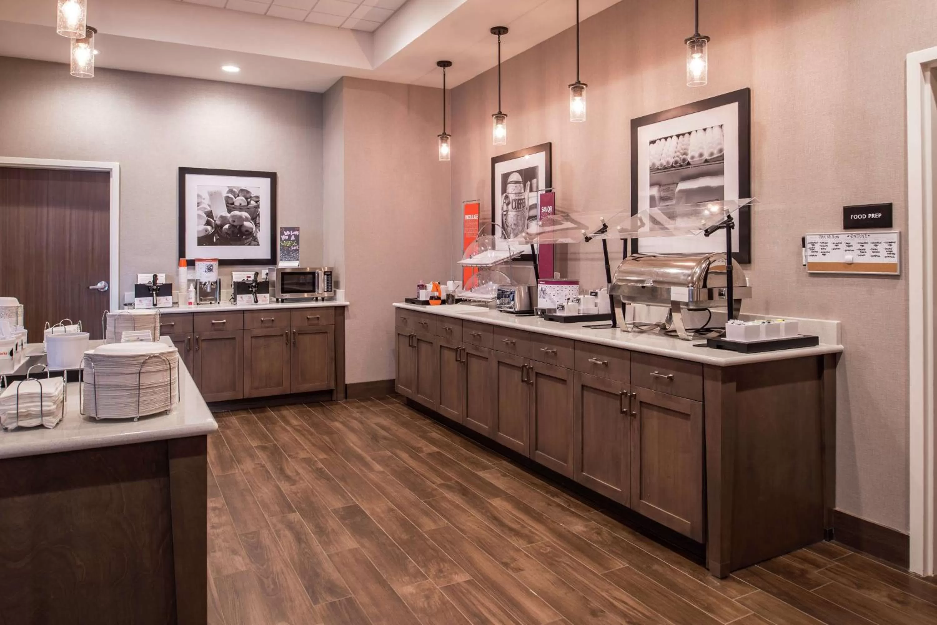 Dining area in Hampton Inn Benson