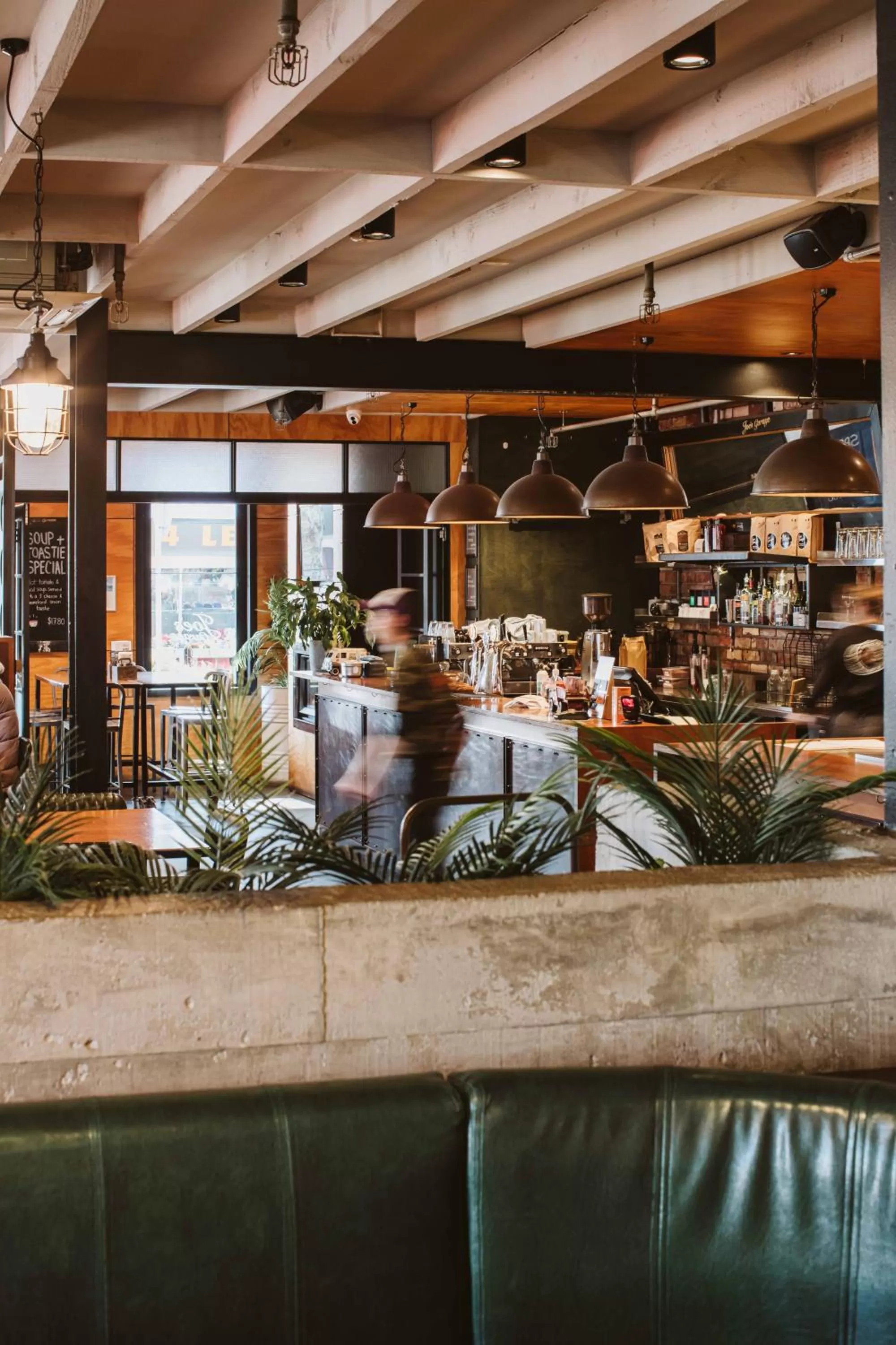 Restaurant/places to eat in The State Hotel