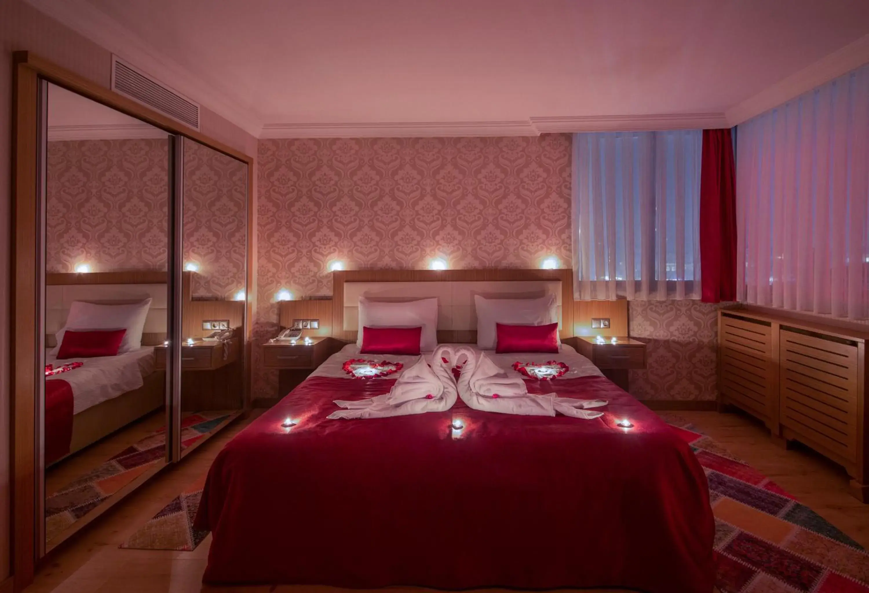 Suite in GRAND ZENTRUM HOTEL & CAFE RESTAURANT - Taksim Square Suite in GRAND ZENTRUM HOTEL & CAFE RESTAURANT - Taksim Square