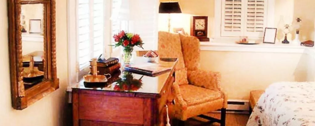 Other, Bed in The Inn at Stony Creek