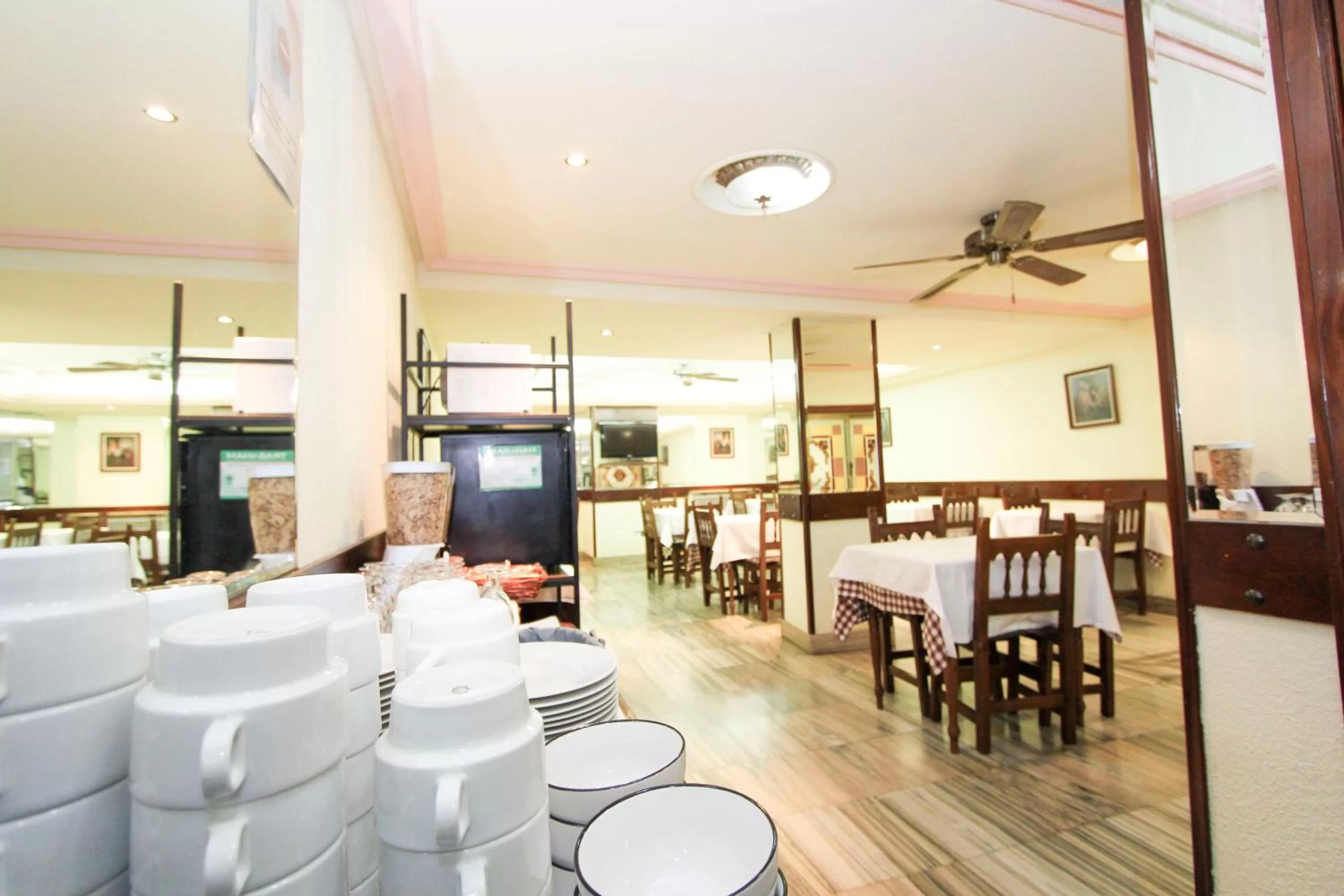 Lounge or bar in Hotel Castellano Centro