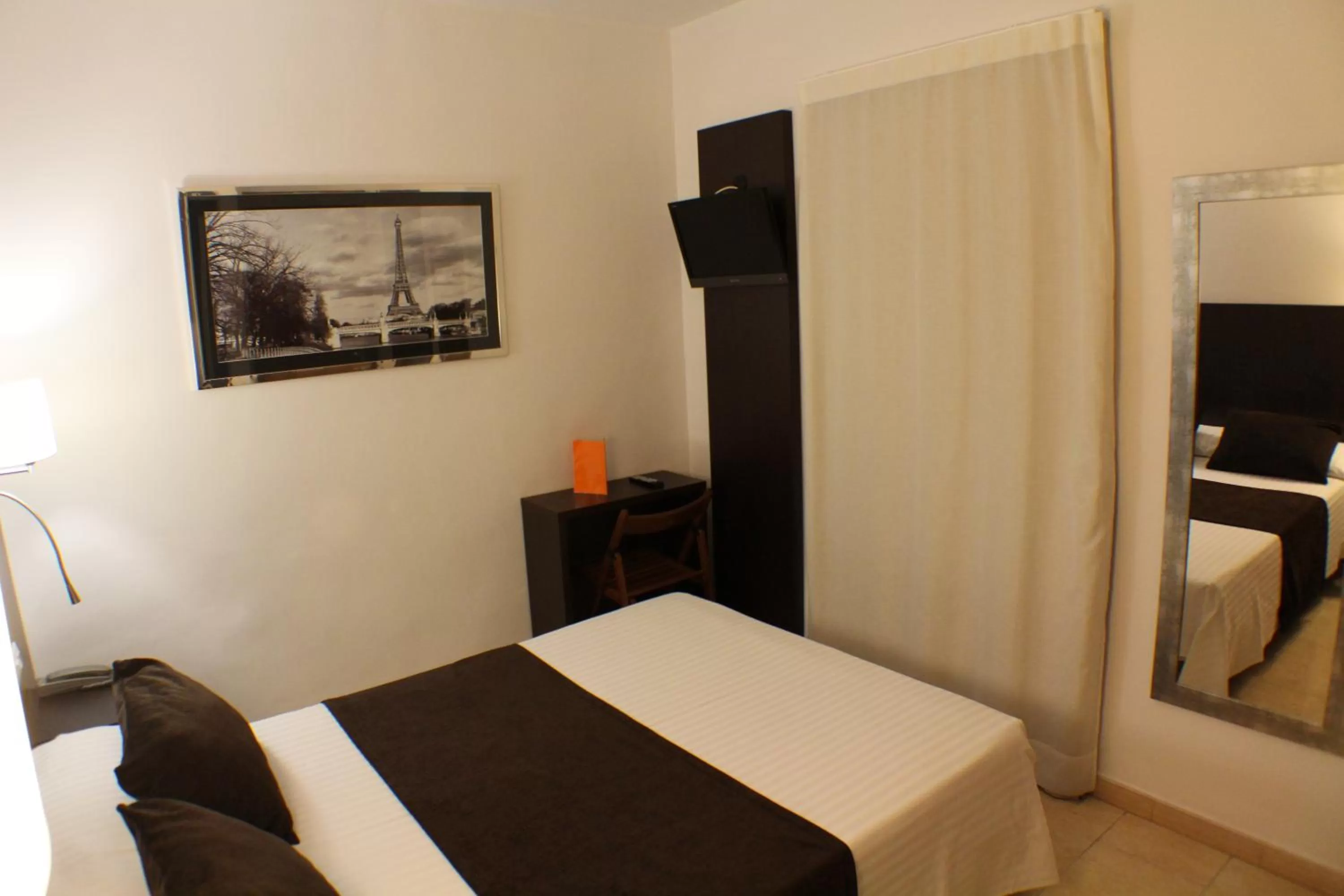 Bed in Hotel Marfany