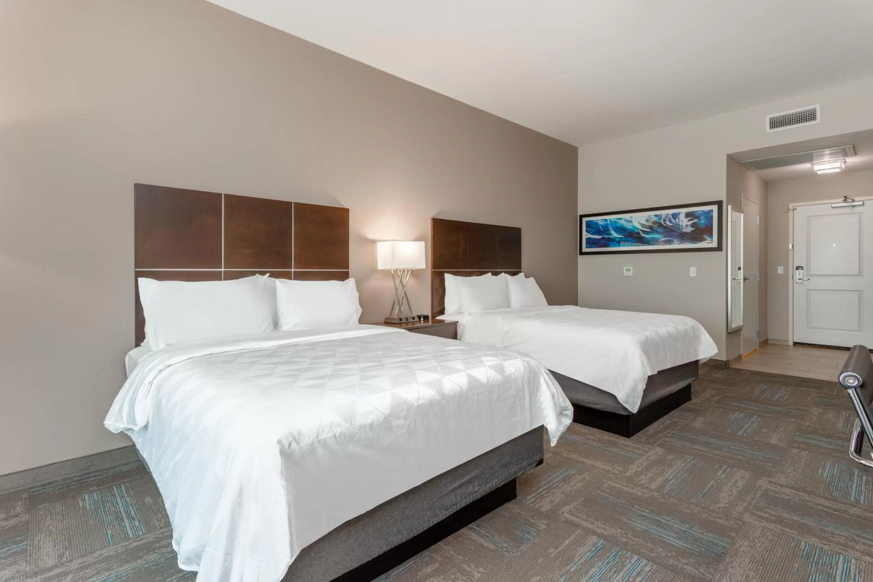 Bed in Holiday Inn & Suites - Jefferson City by IHG