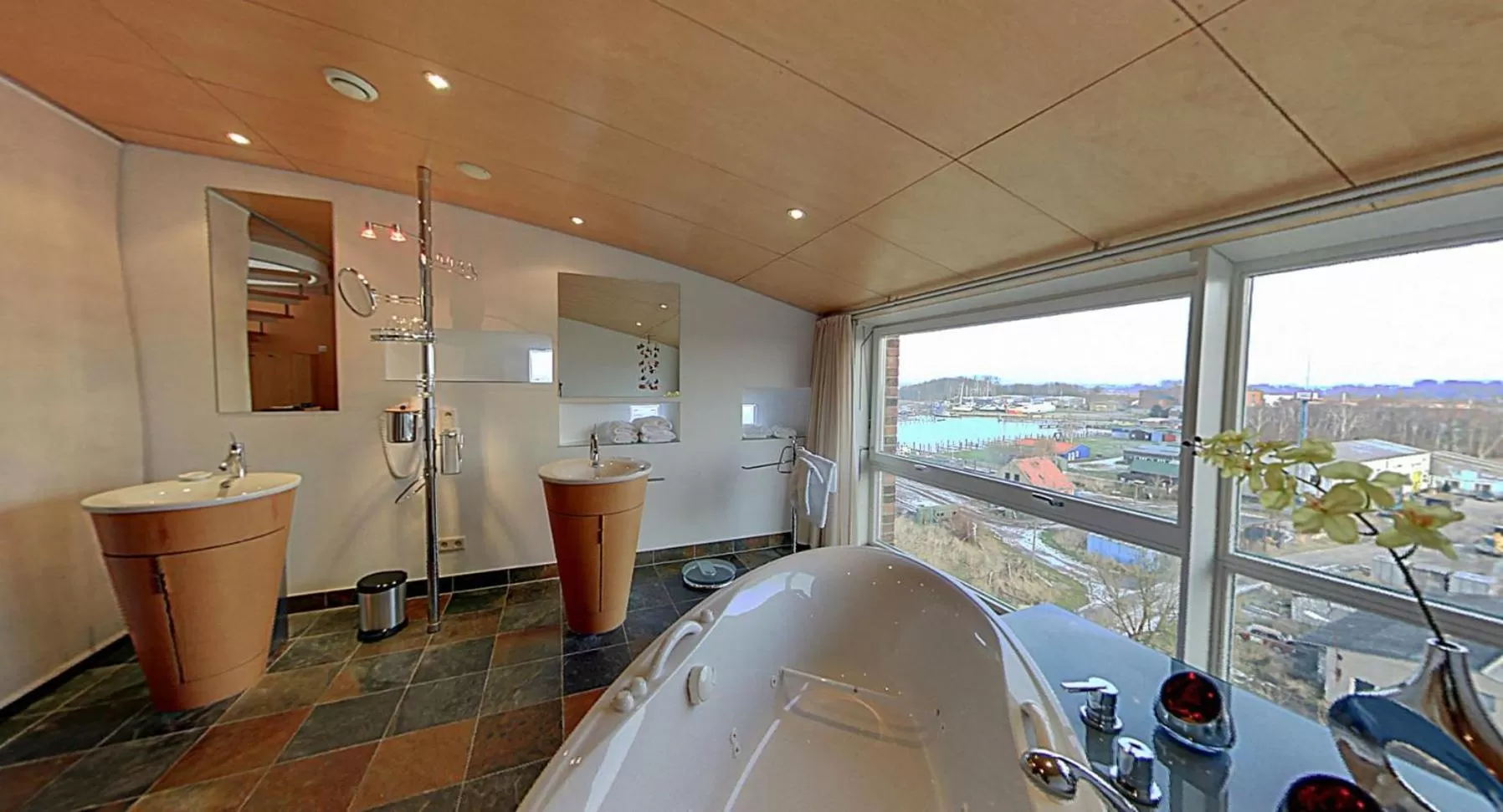 Hot Tub in Speicher Barth - Superior-Hotel