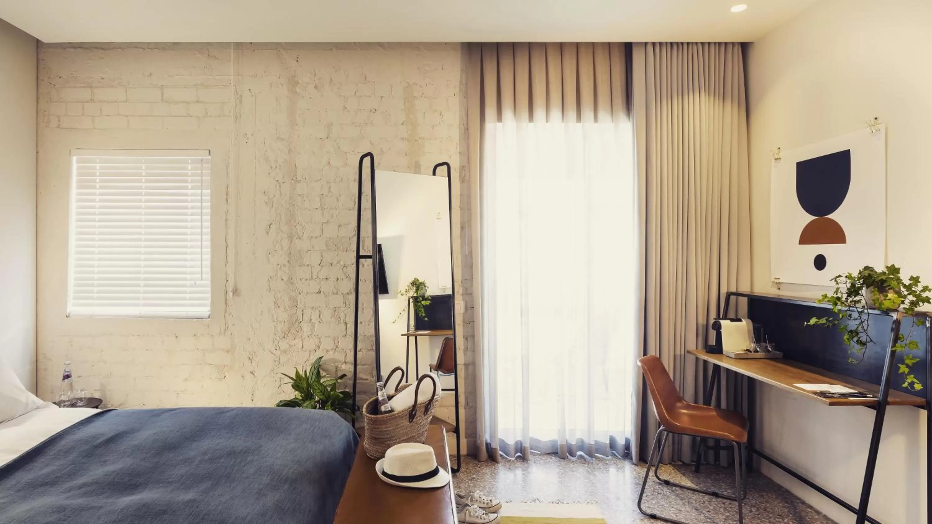 Bedroom, Bed in The Saul