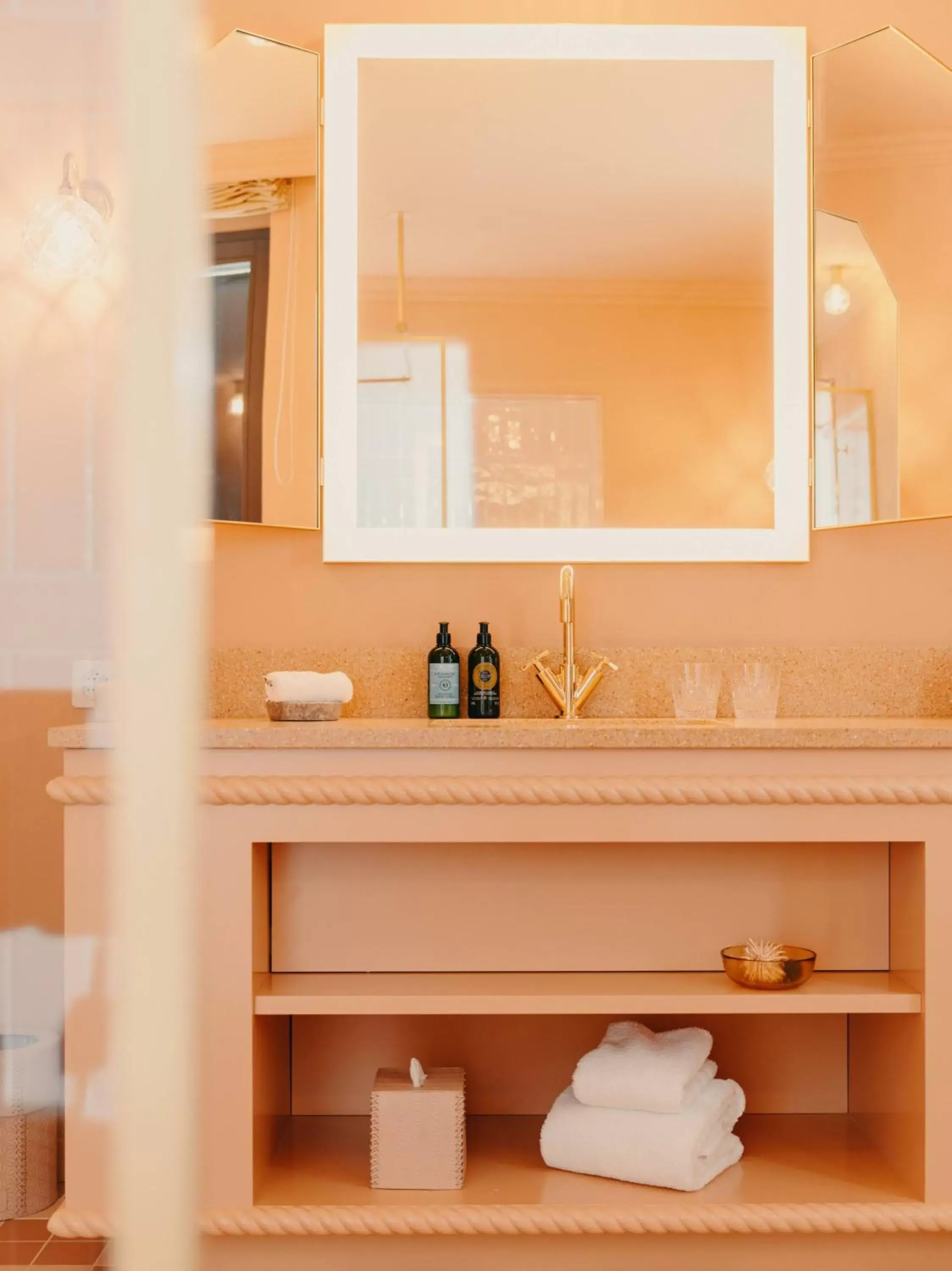 Corner Room with Matterhorn View in BEAUSiTE Zermatt Corner Room with Matterhorn View in BEAUSiTE Zermatt