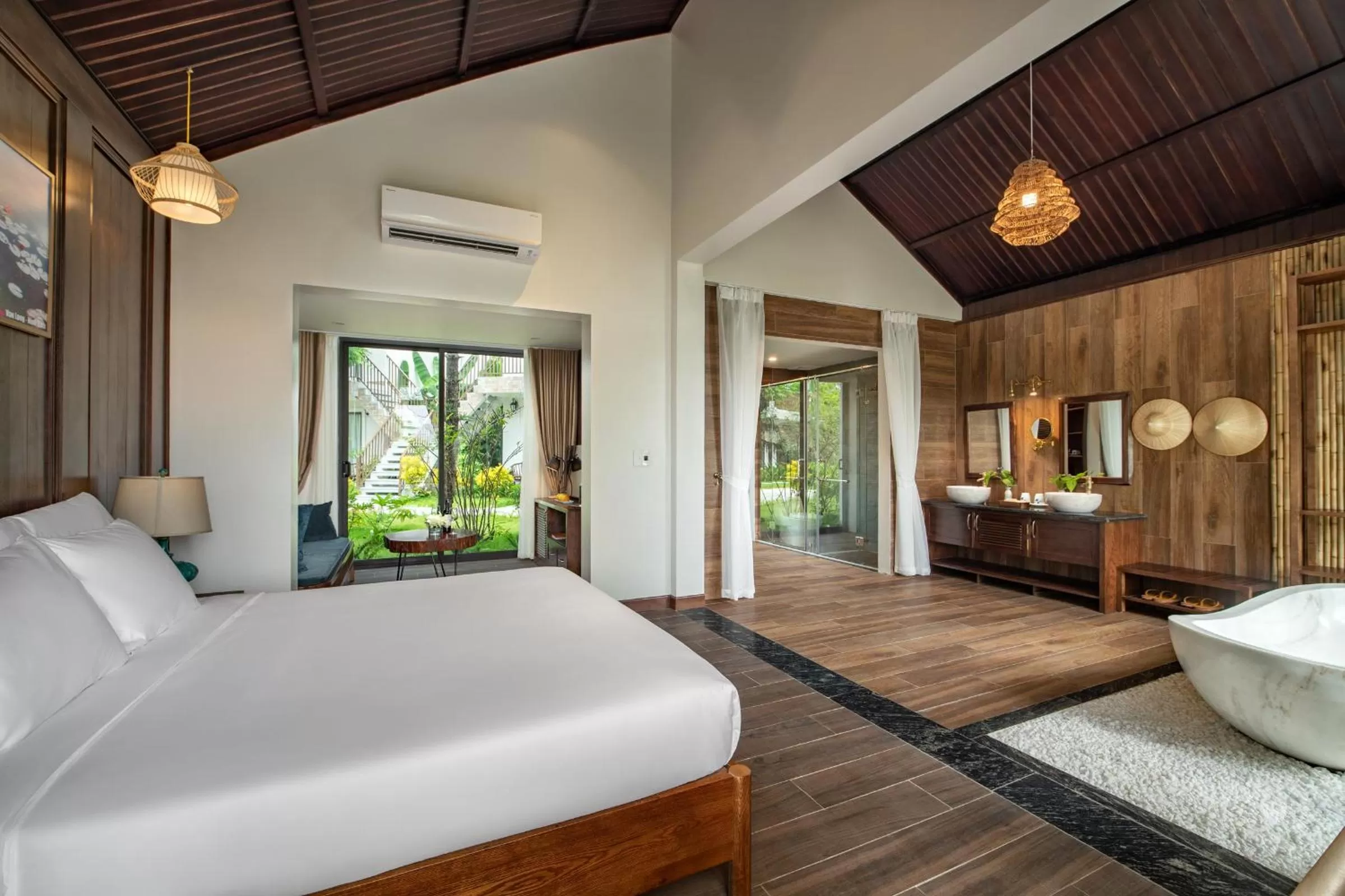 Photo of the whole room, Bed in Bai Dinh Riverside Resort & Spa
