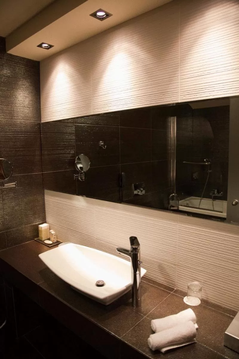 Bathroom in Kalavrita Canyon Hotel & Spa