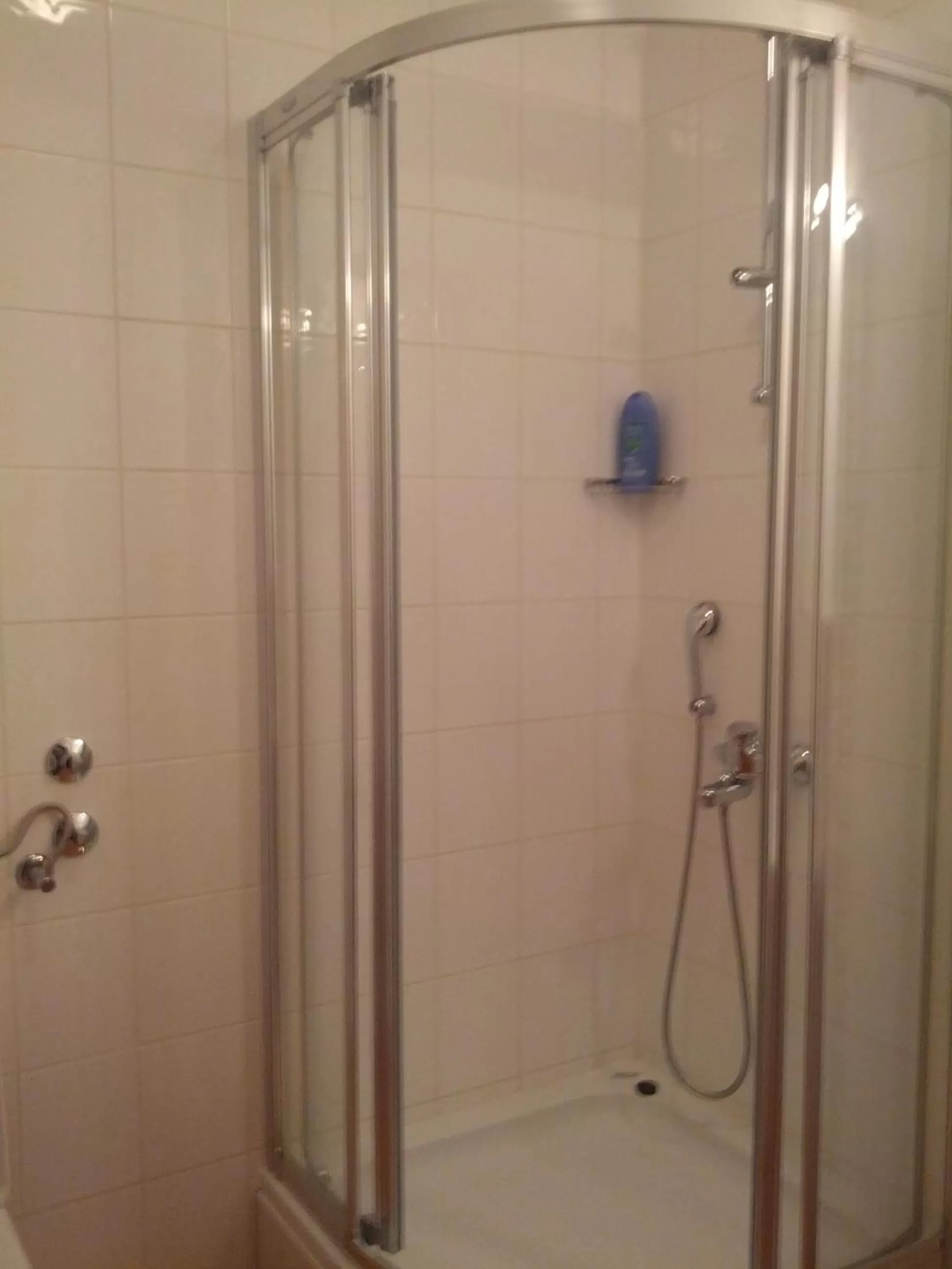 Bathroom in Motel Maksumić