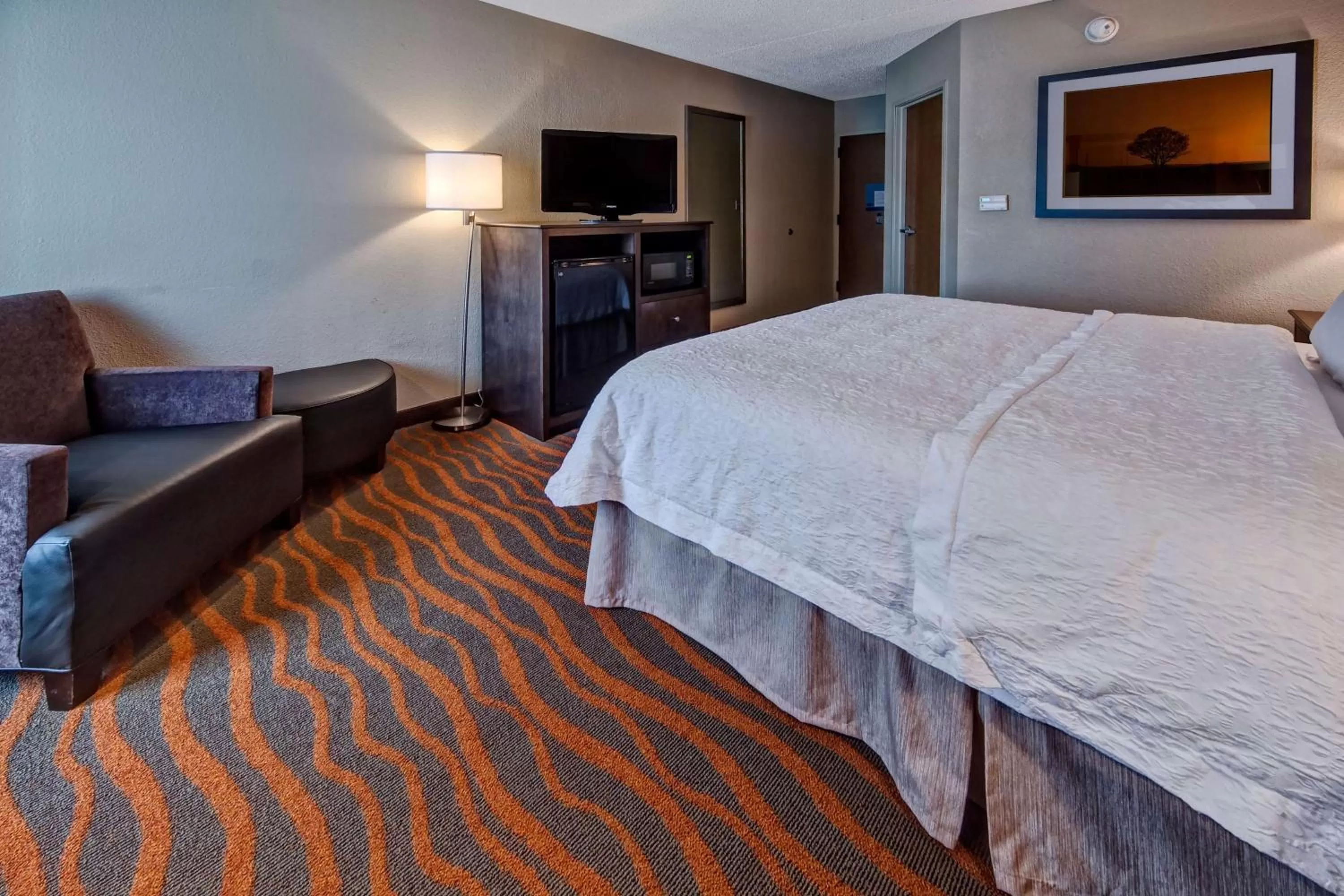 Bed in Hampton Inn by Hilton Clarksville