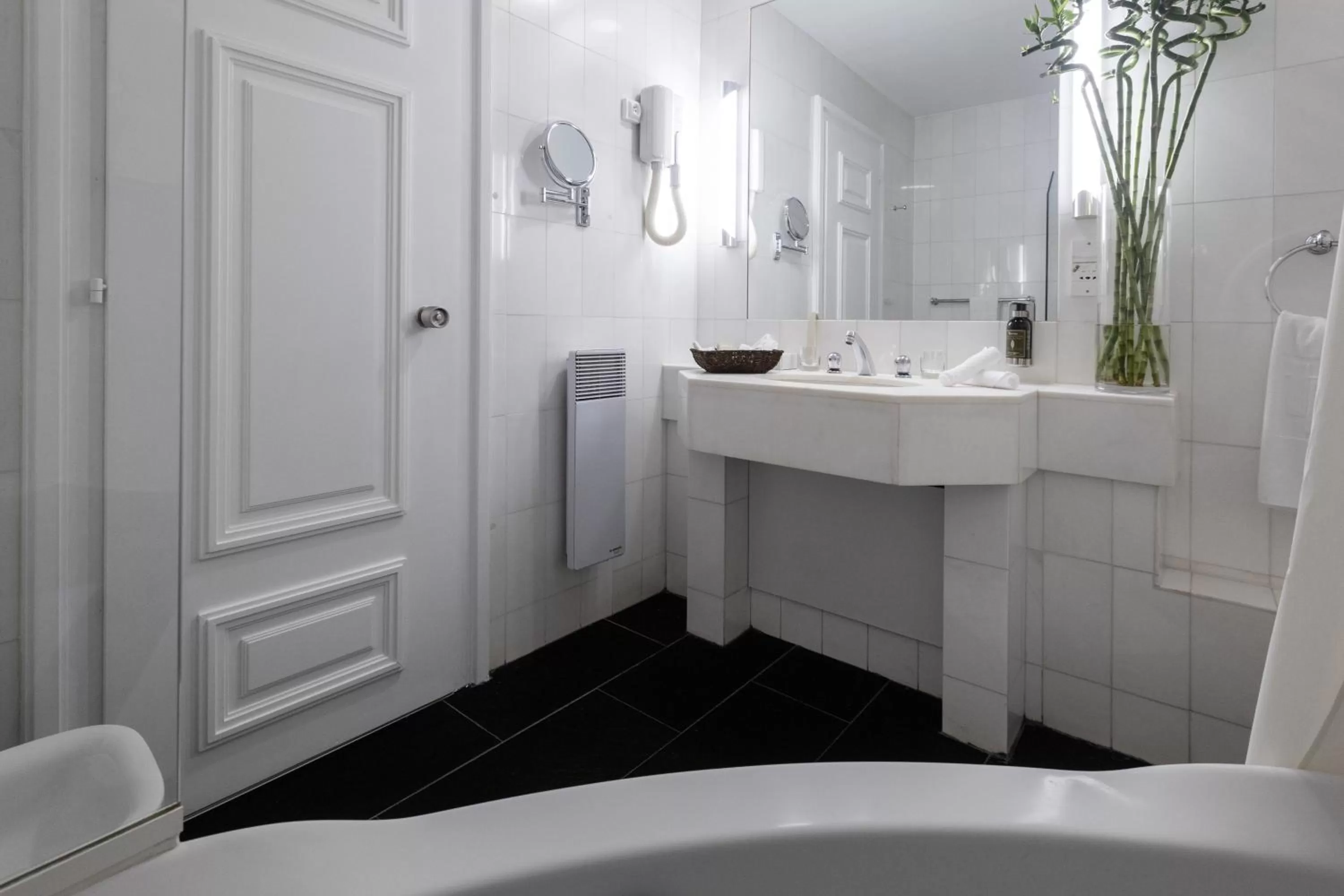 Bathroom in Hotel Du Parc - Mulhouse Centre