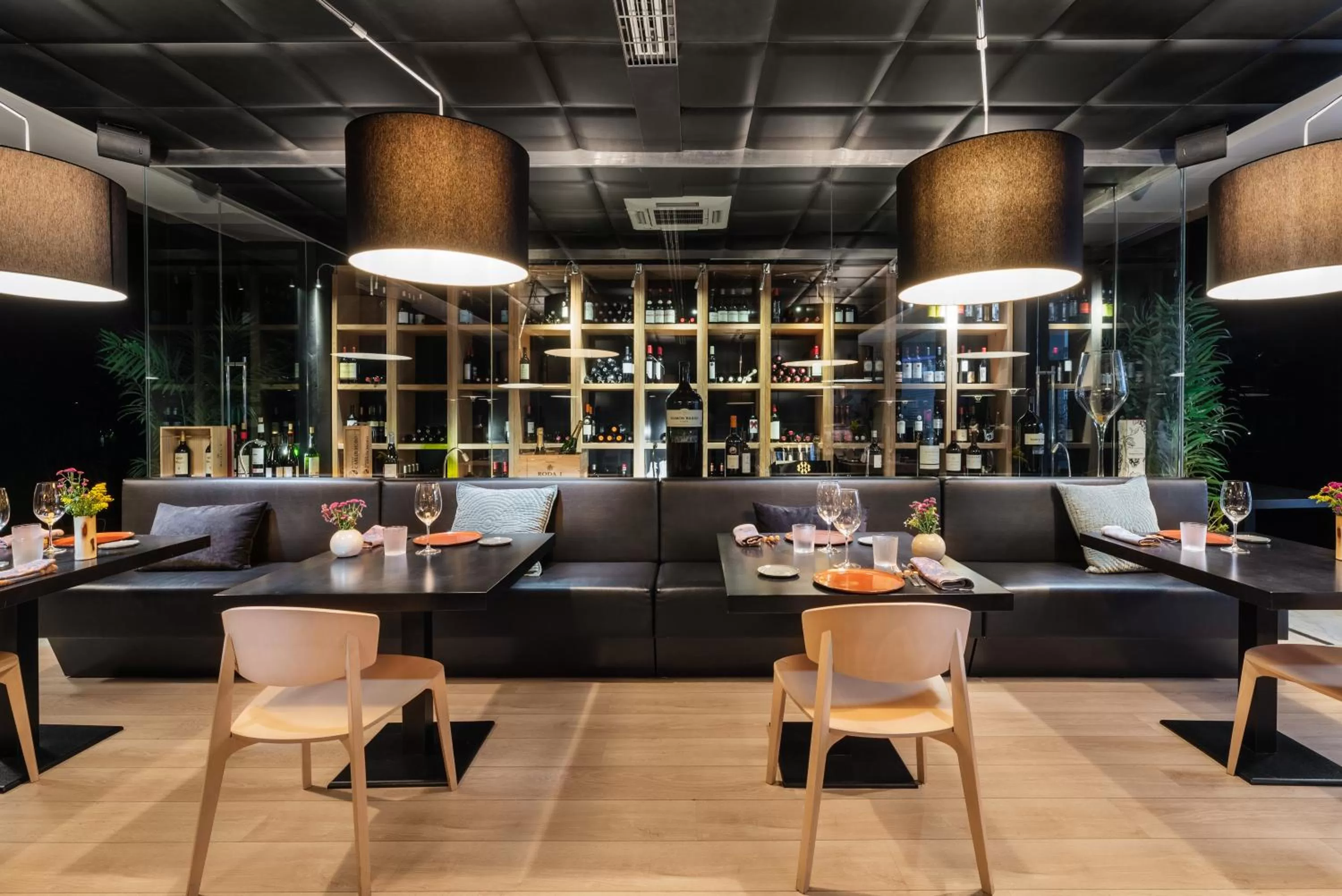 Restaurant/places to eat in Eurostars Palacio de Cristal