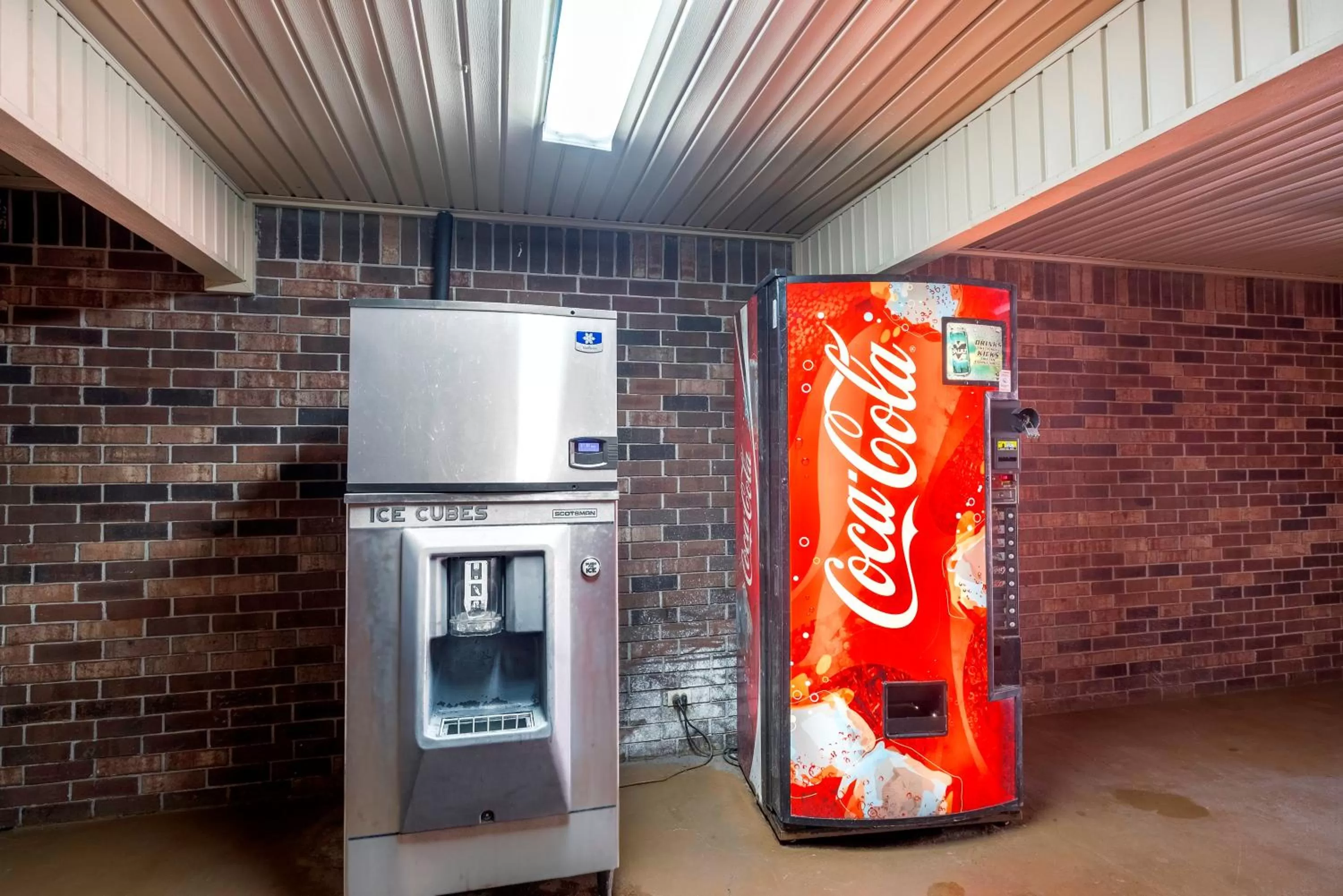 Other in Red Roof Inn Baldwin