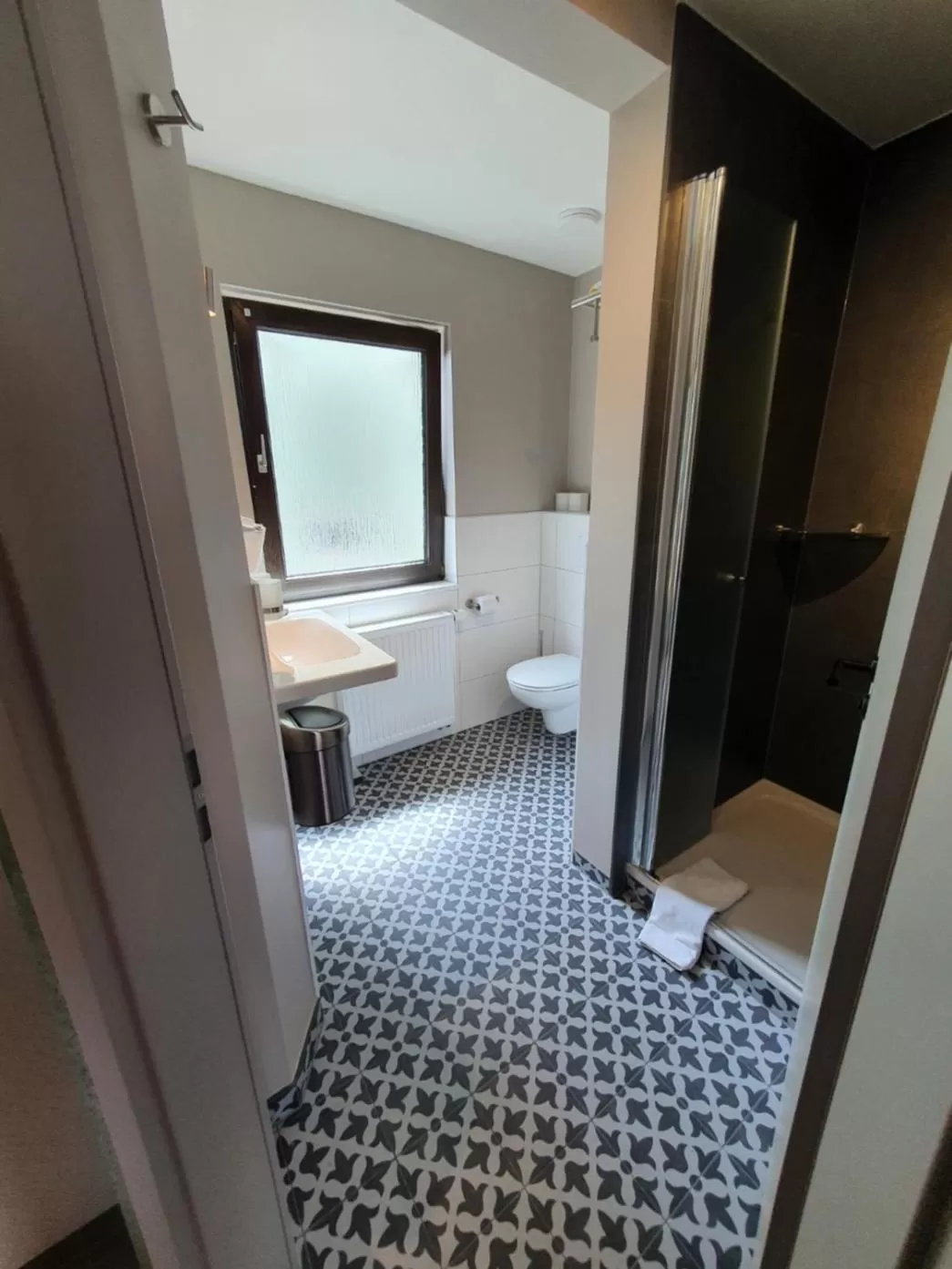 Bathroom in Wirtshaus & Hotel Zur Alten Brauerei Zapf