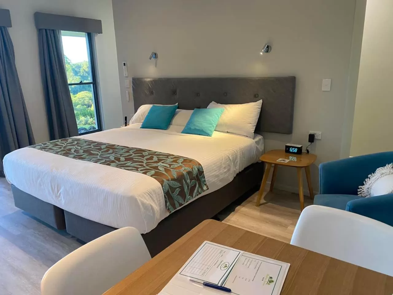 Bedroom, Bed in Mapleton Springs