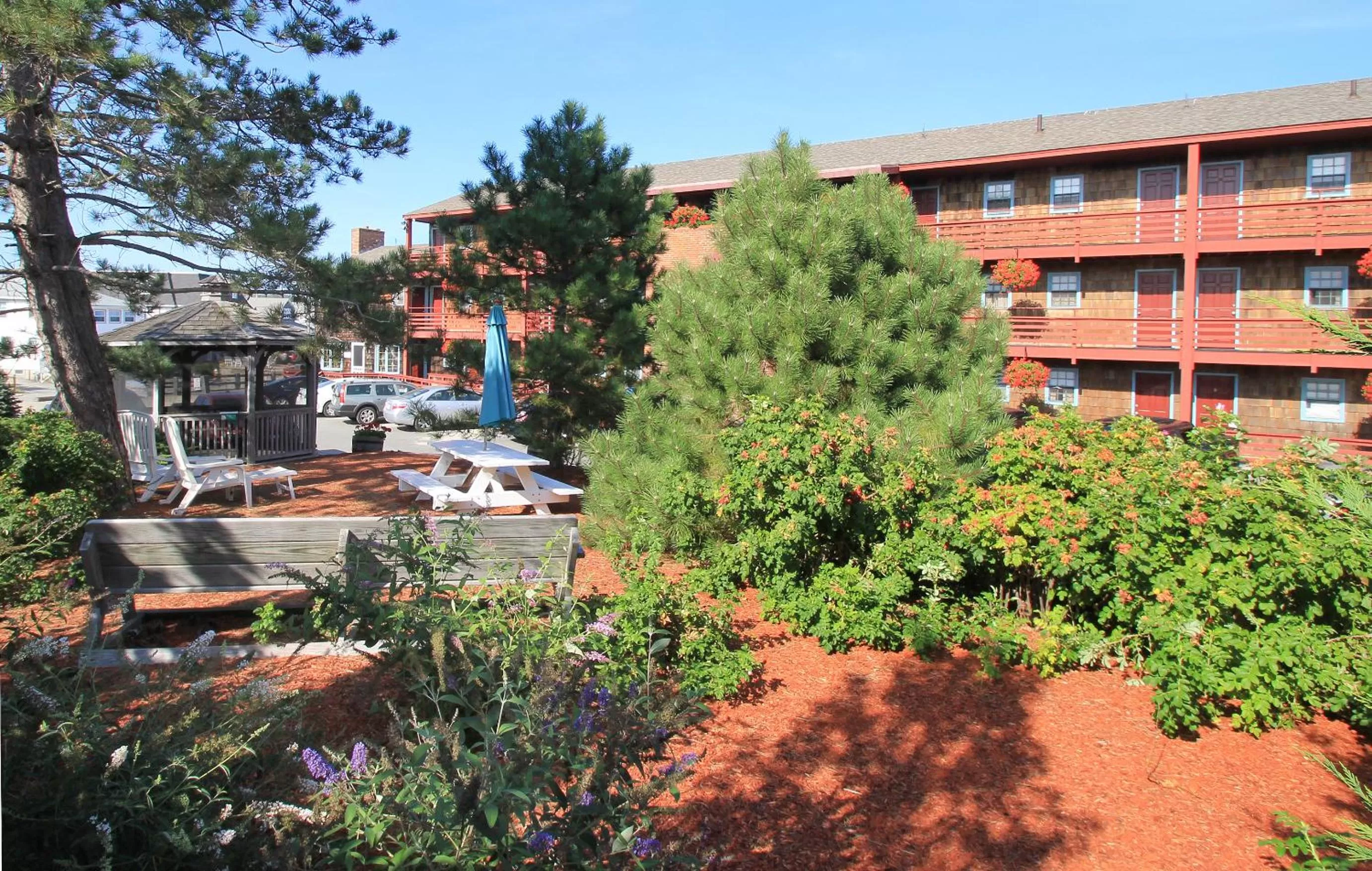 Garden in Cape Ann Motor Inn