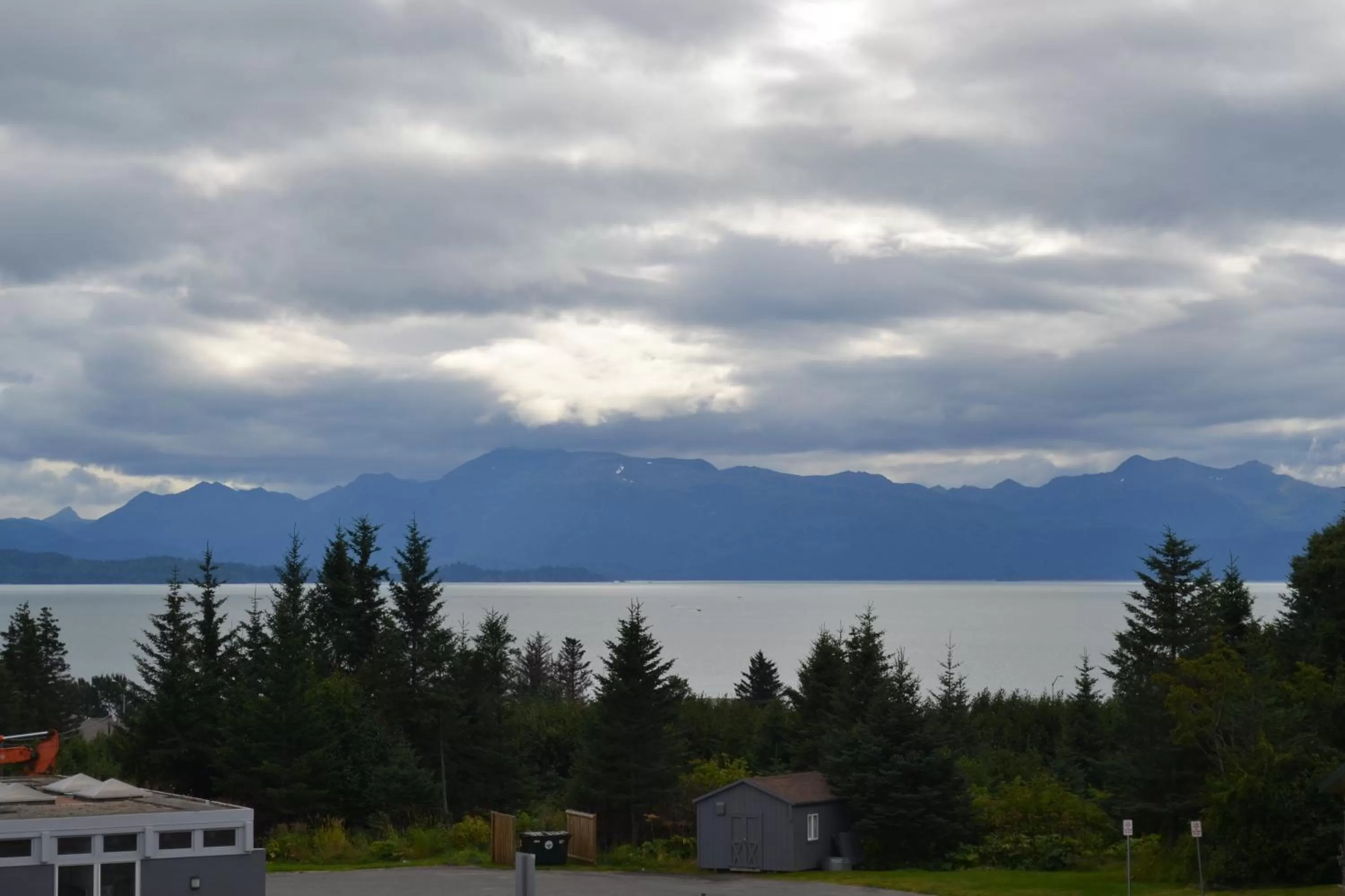 Mountain view in Pioneer Inn Downtown