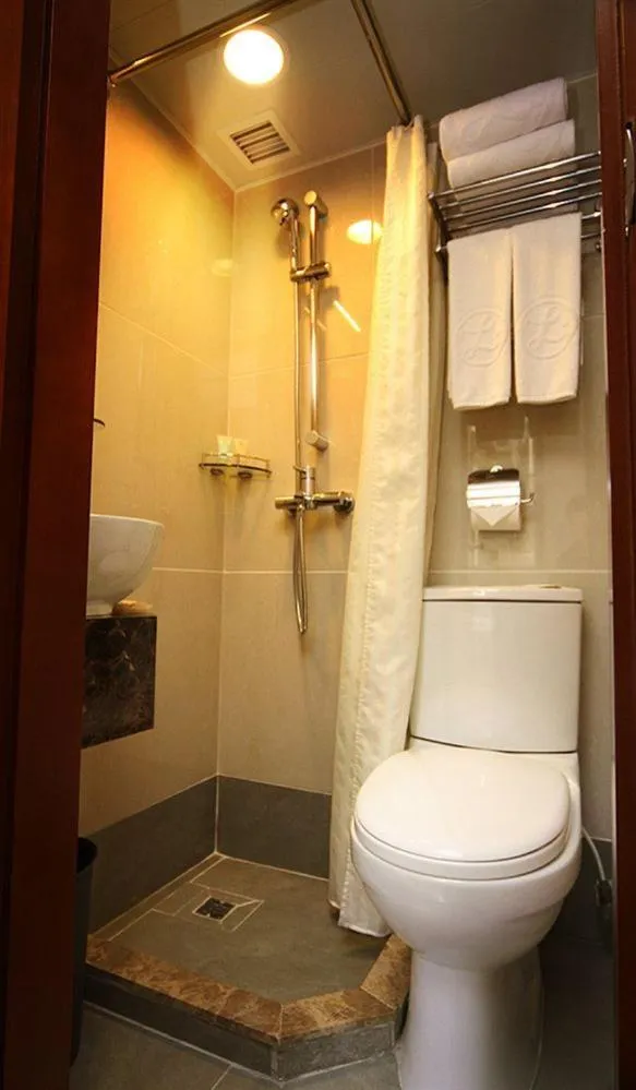Bathroom in Lander Hotel Prince Edward
