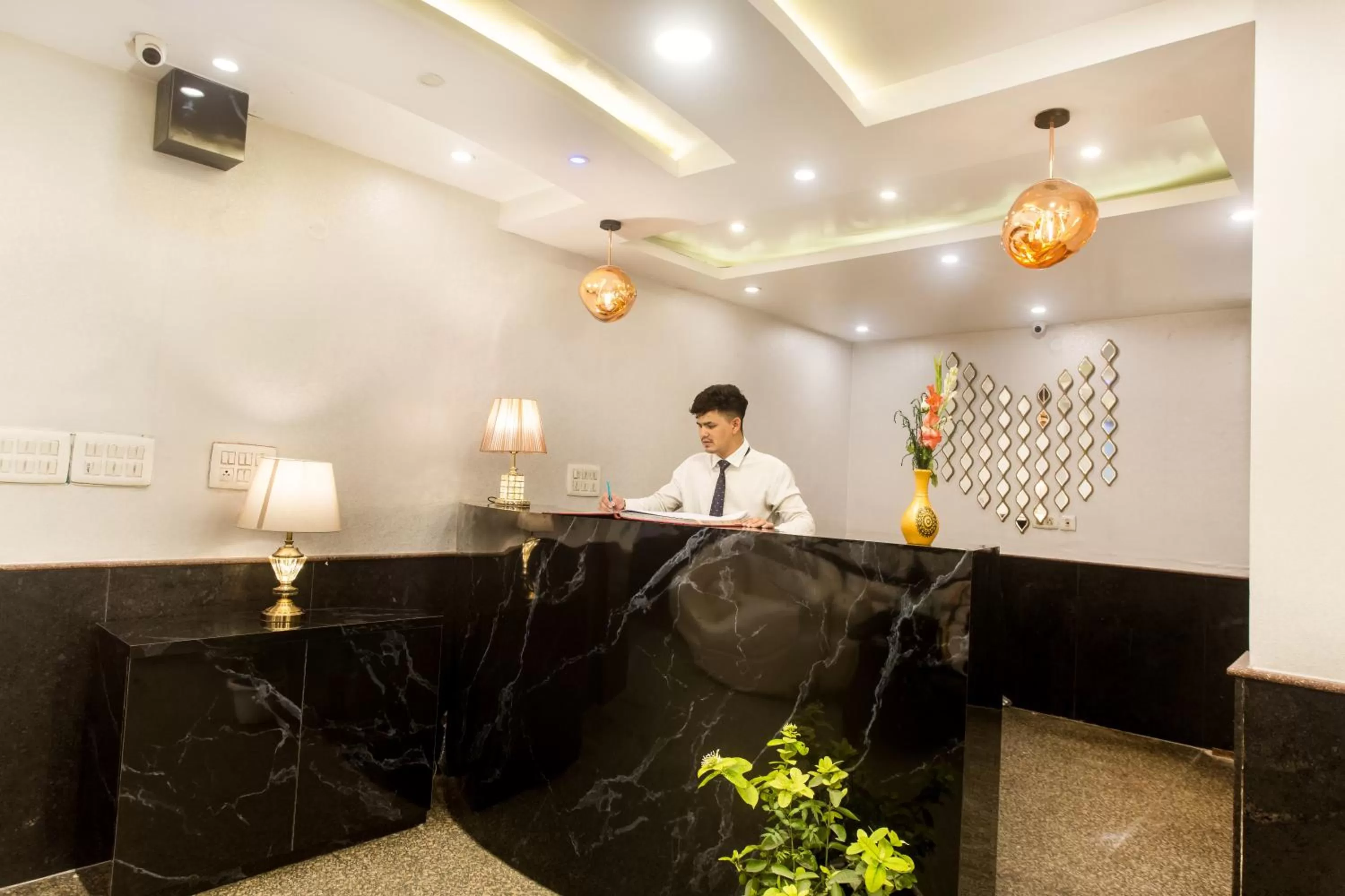 Lobby or reception, Staff in Hotel Earth