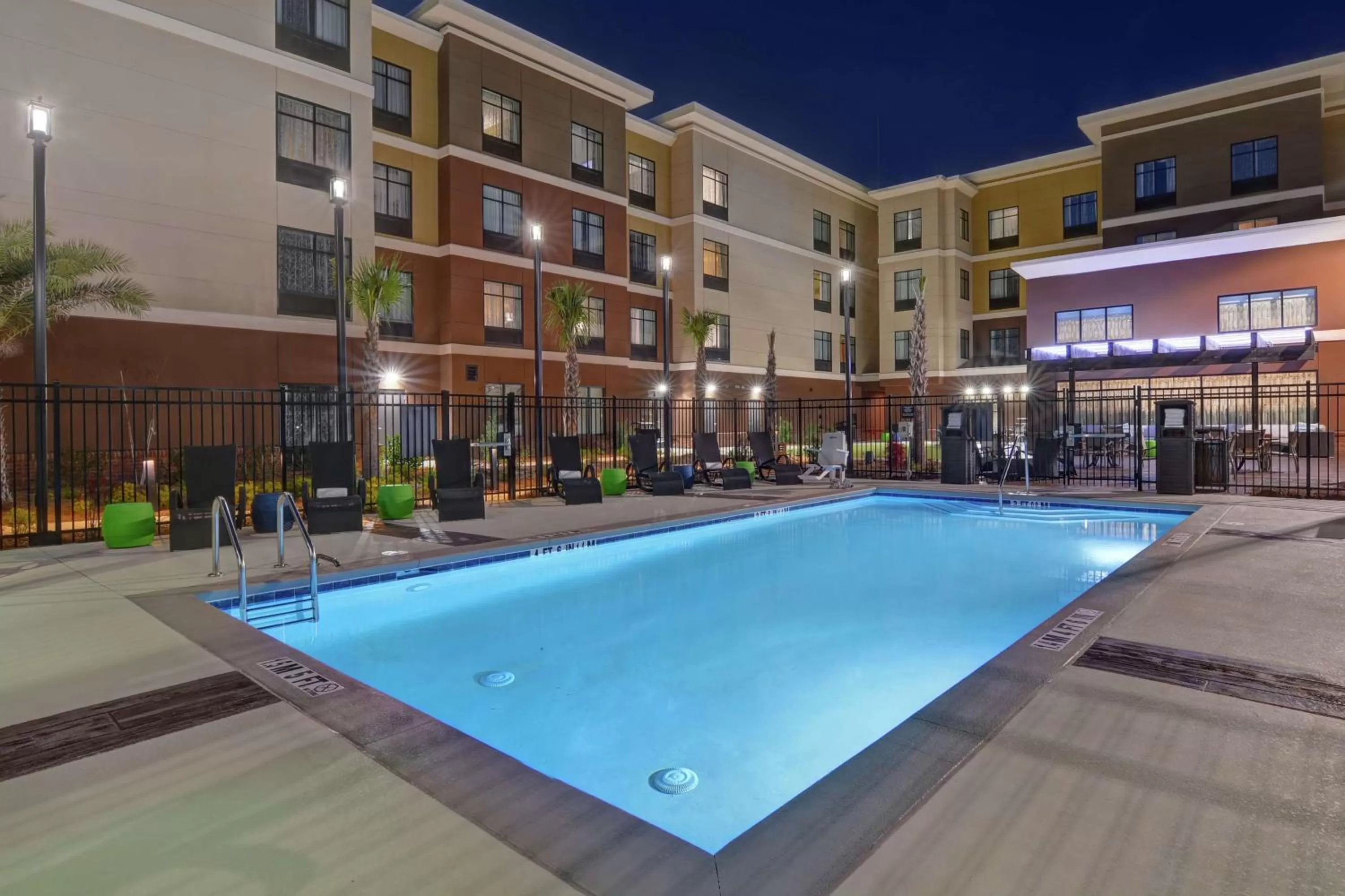 Property building in Homewood Suites By Hilton Savannah Airport