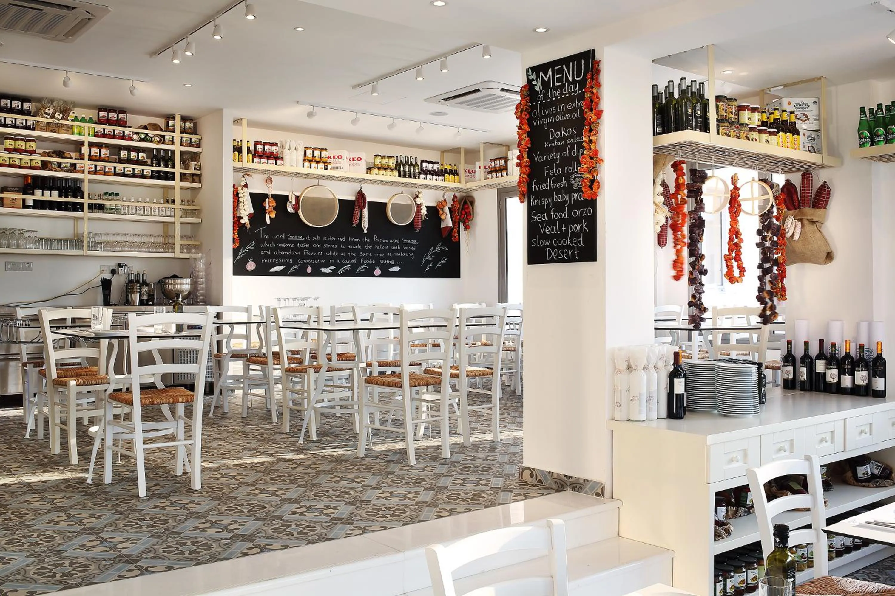 Restaurant/places to eat in Louis St. Elias Resort & Waterpark