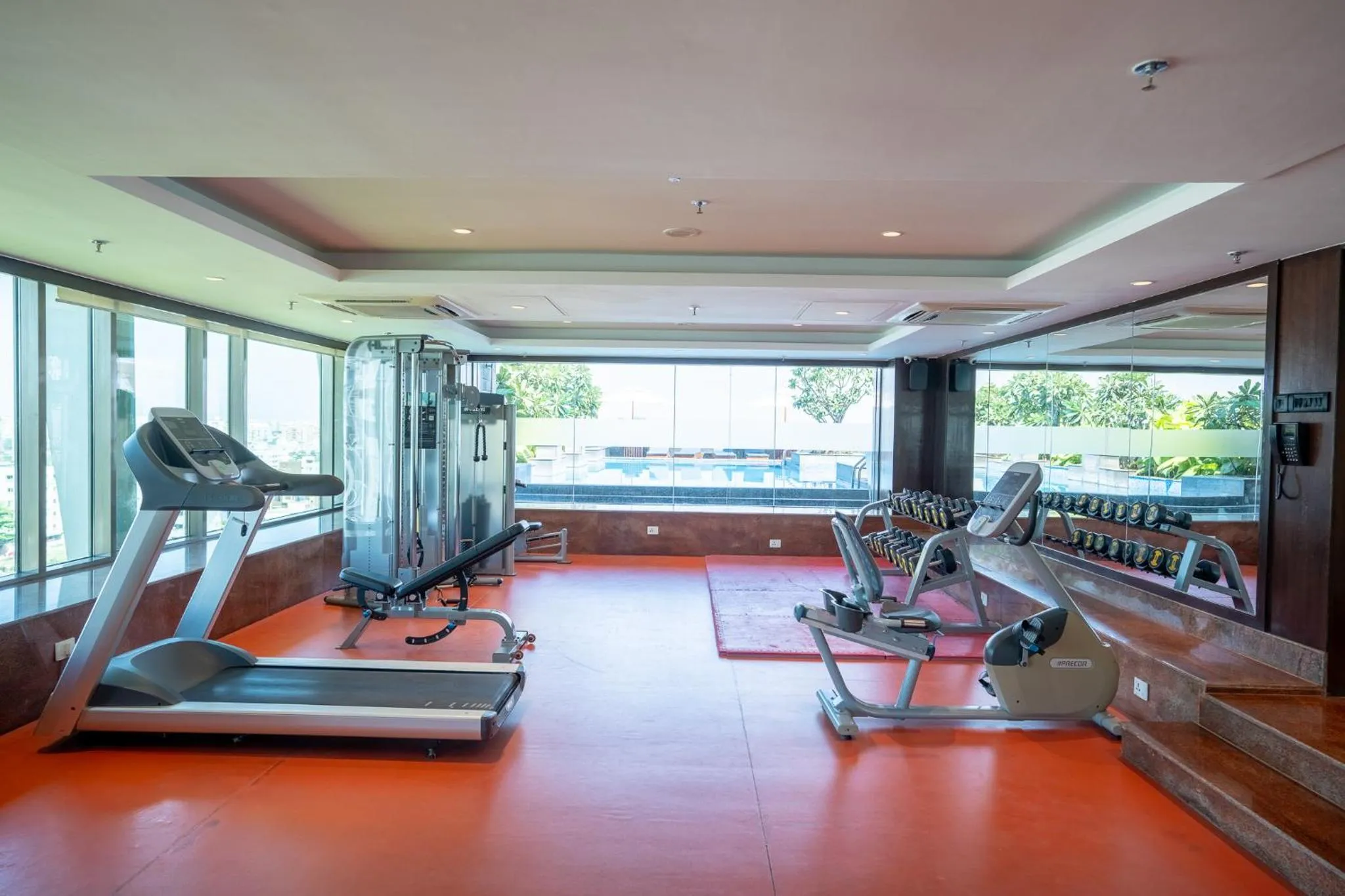 Fitness centre/facilities in Radisson Blu Pune Hinjawadi