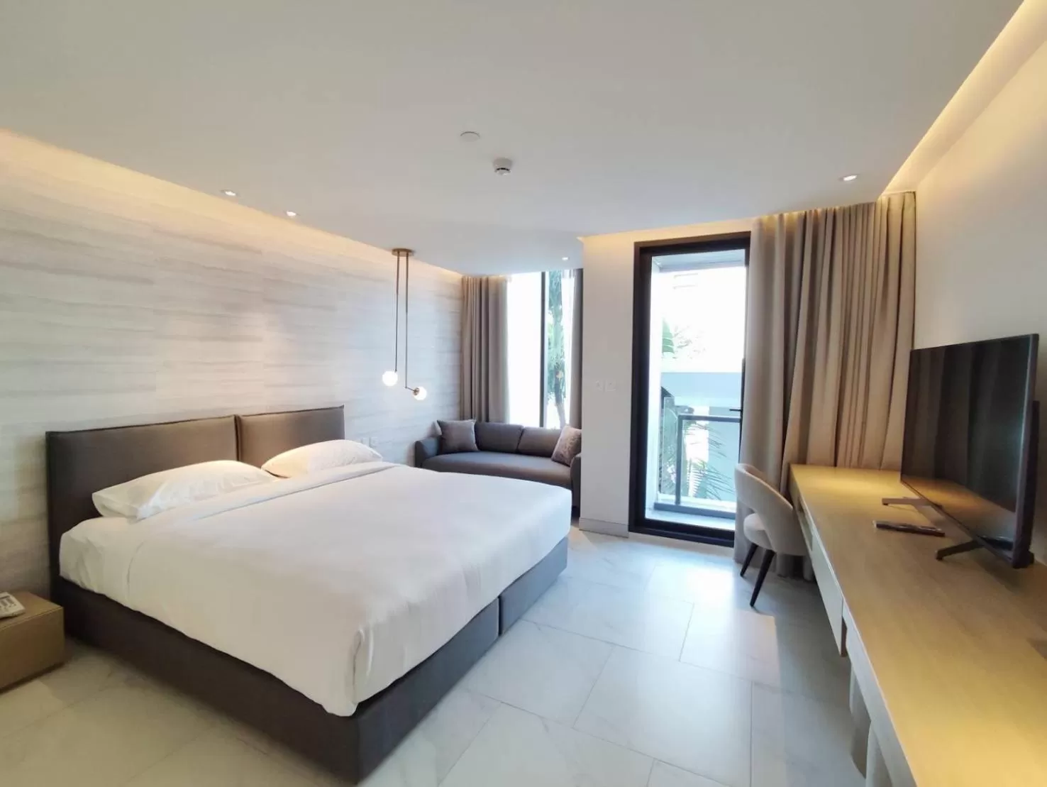 Bedroom, Bed in ashley hotel bkk