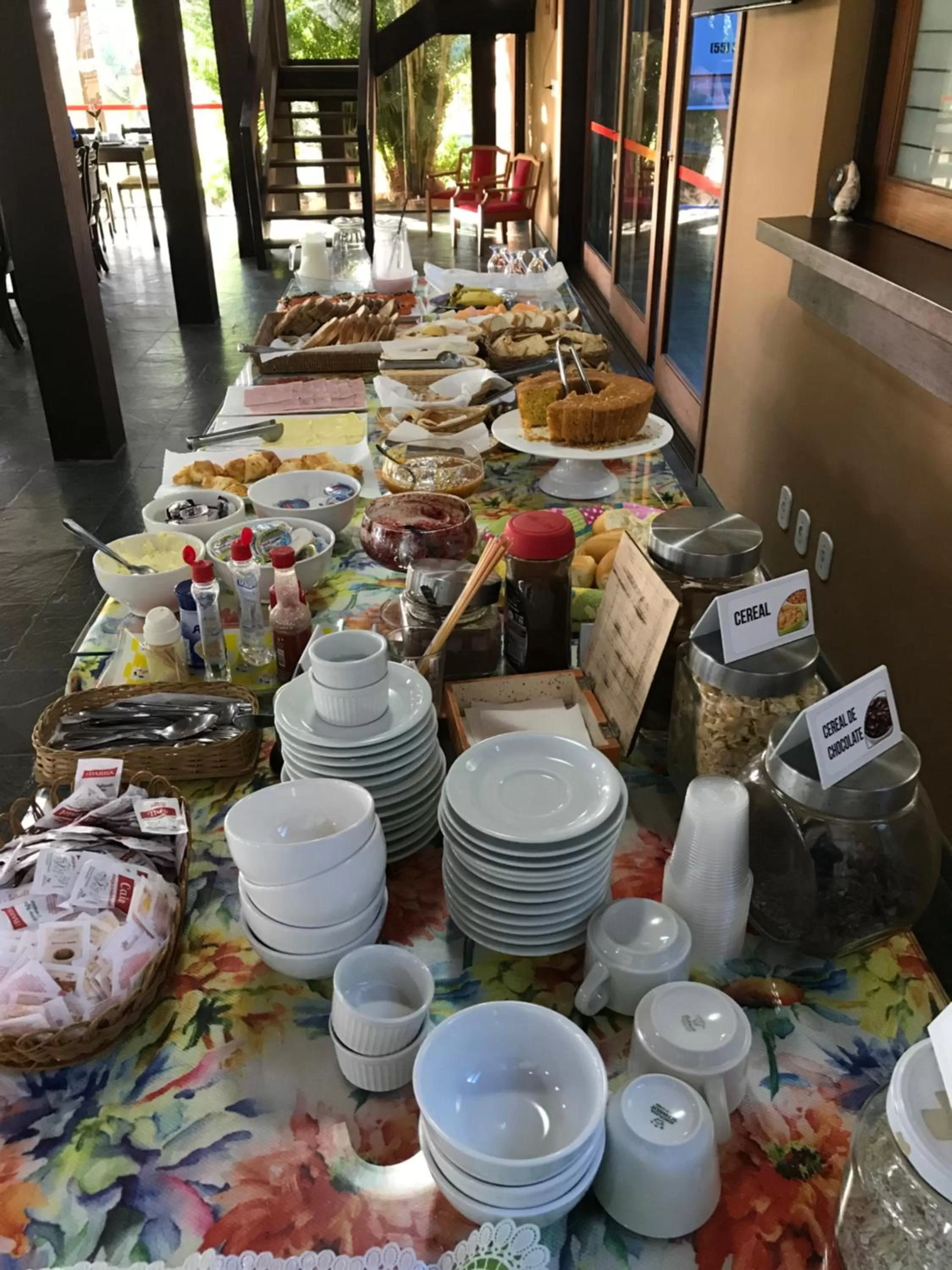 Buffet breakfast in Hotel Texacao do Cavera