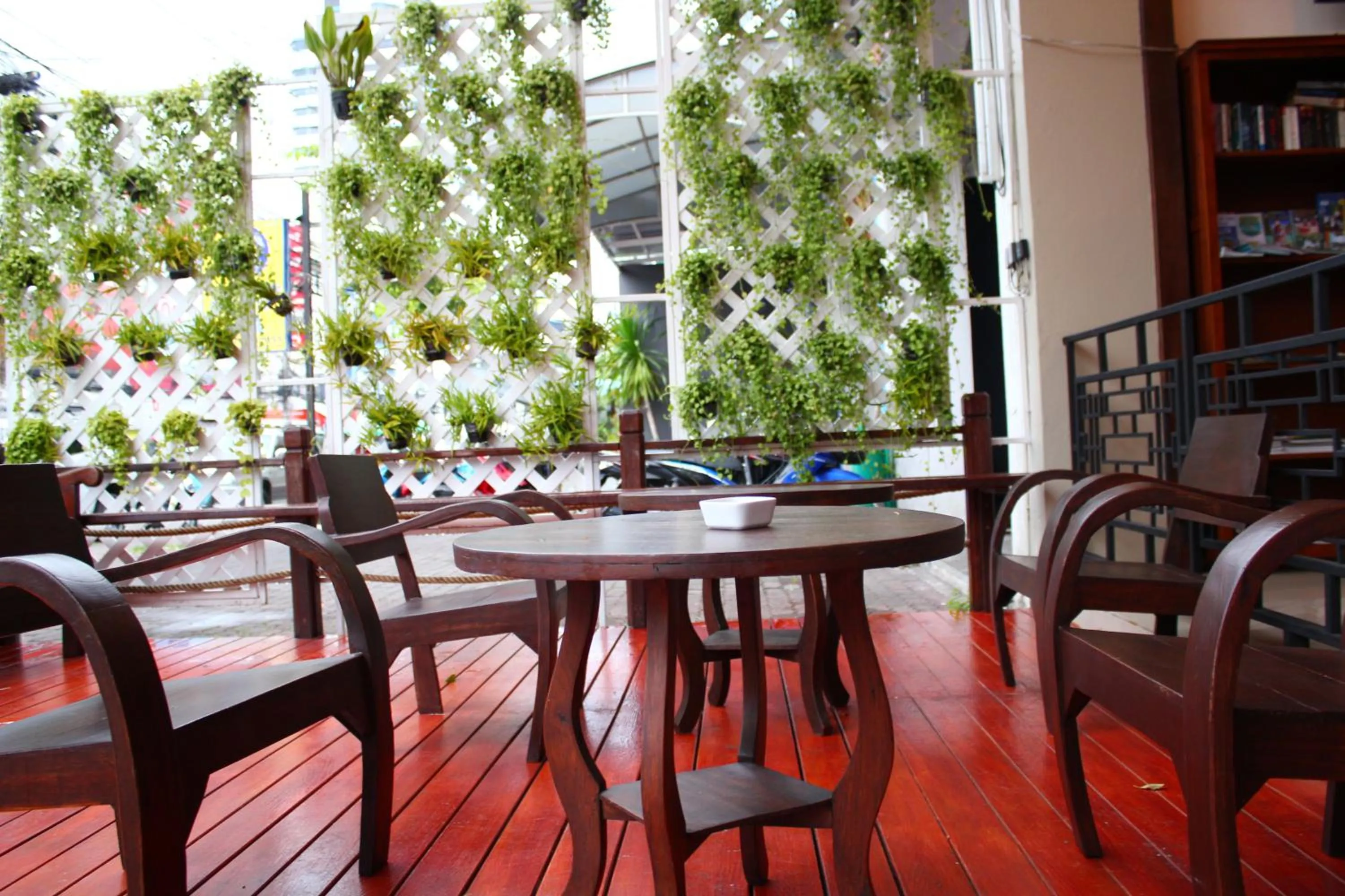 Facade/entrance in Lub Sbuy Hostel